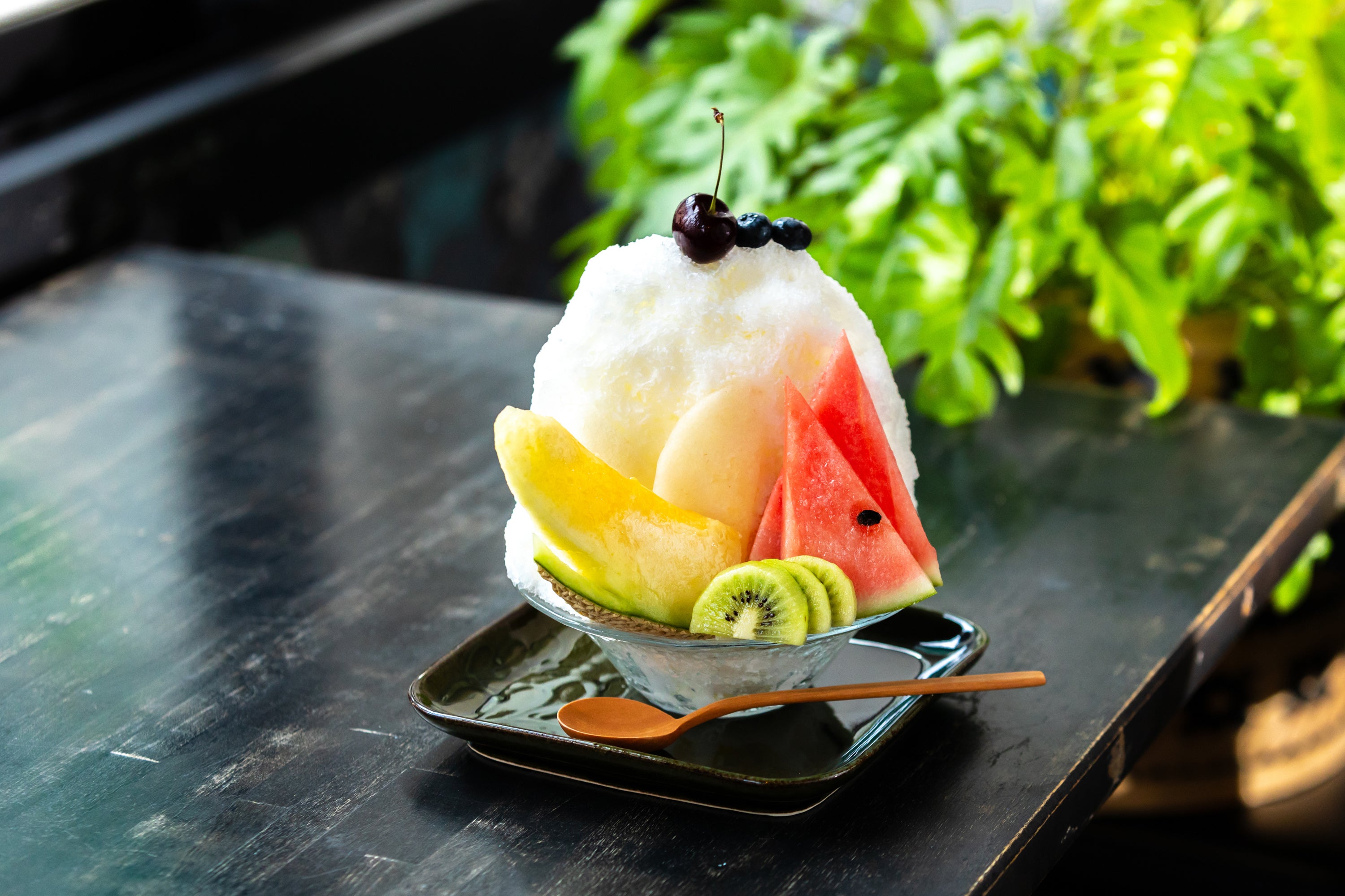 銀くま［旬のフルーツ×ミルクソース］