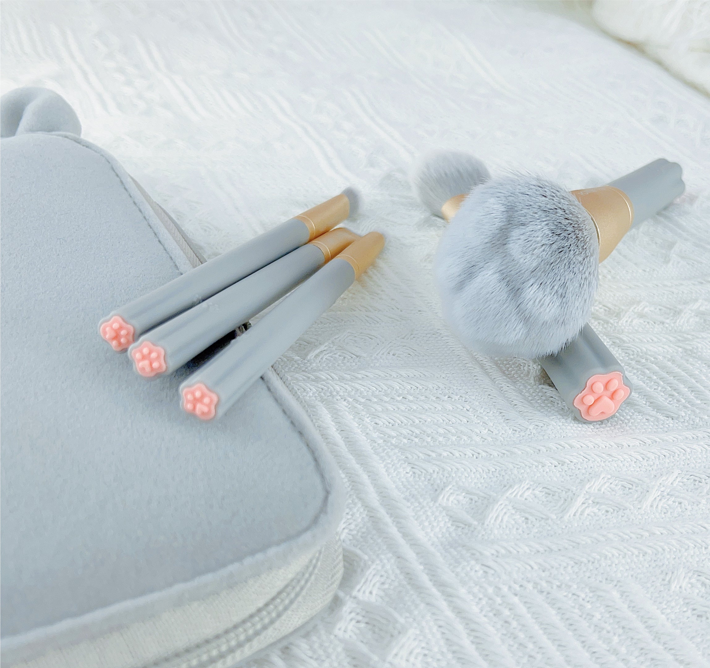 ディンドン！メイクブラシの使い方ガイドがチェック待ちですよ~ | 株式