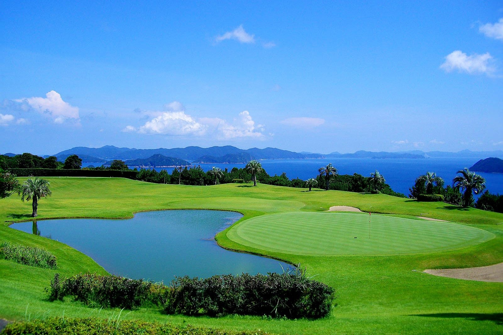 五島リトリート ray 】絶景の島で、極上のゴルフ体験を。地域資源を