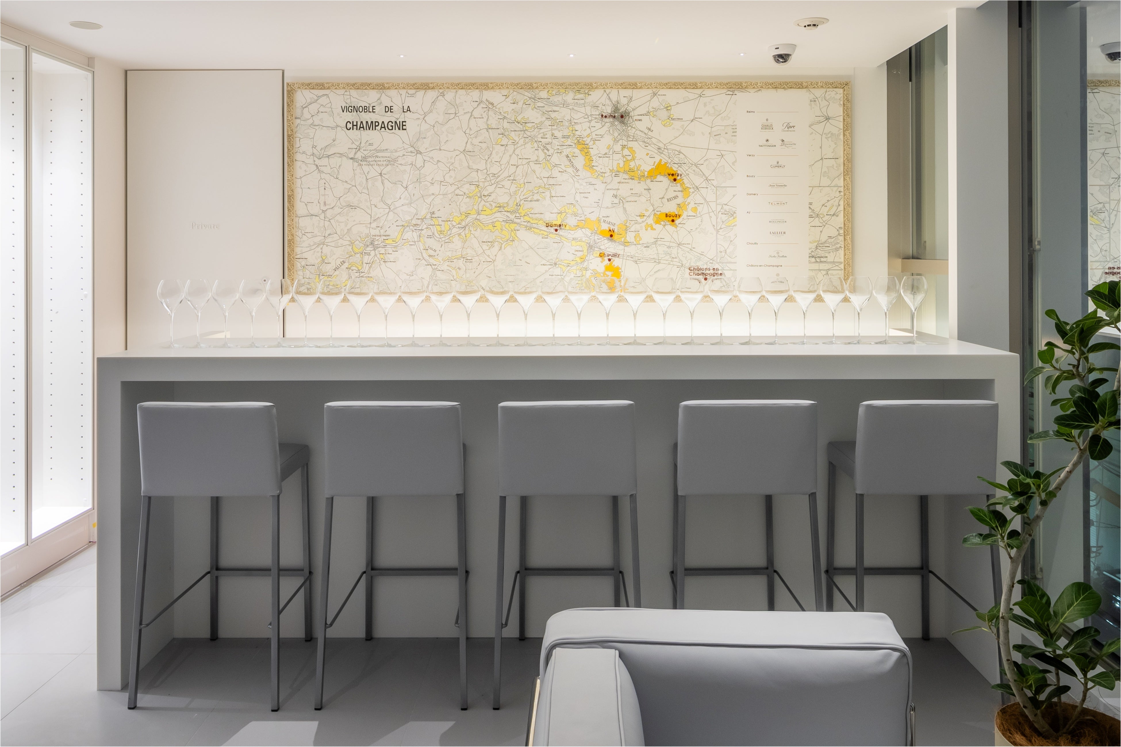 Cuvée J2 ラウンジ