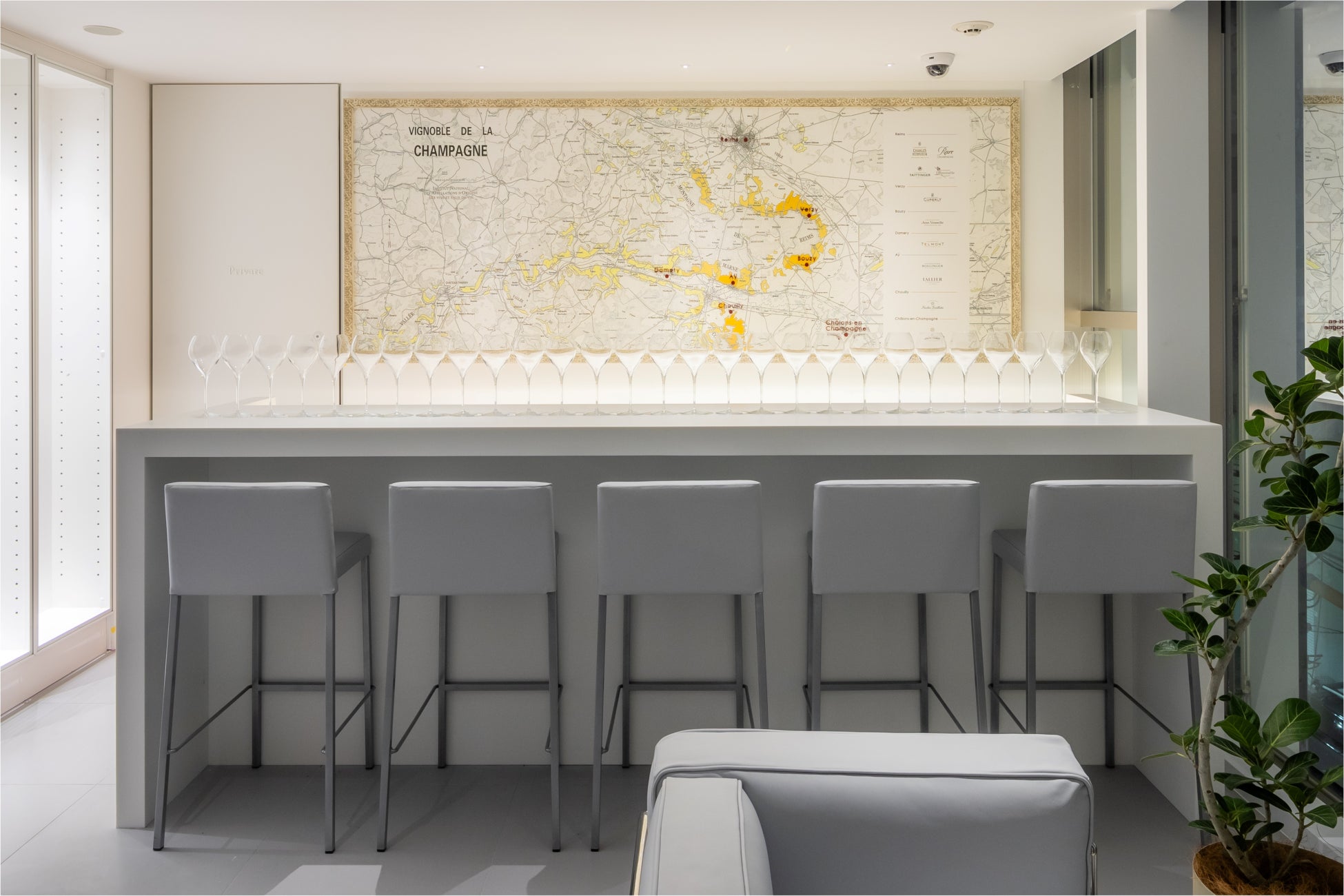 Cuvée J2 ラウンジ