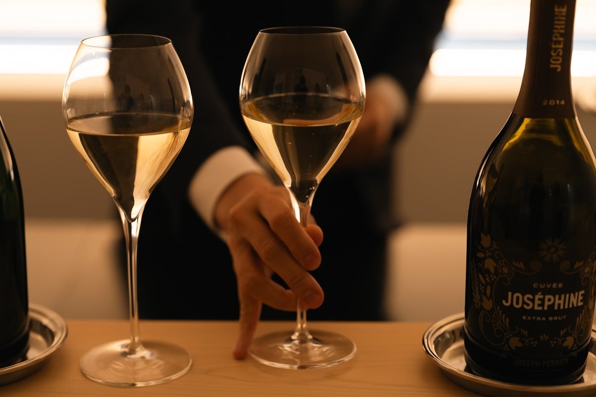 Cuvée J2 Hôtel Osaka開業3周年、11メゾンの中からセレクトしたマグナムシャンパーニュと鮨で味わう一夜限りのディナー