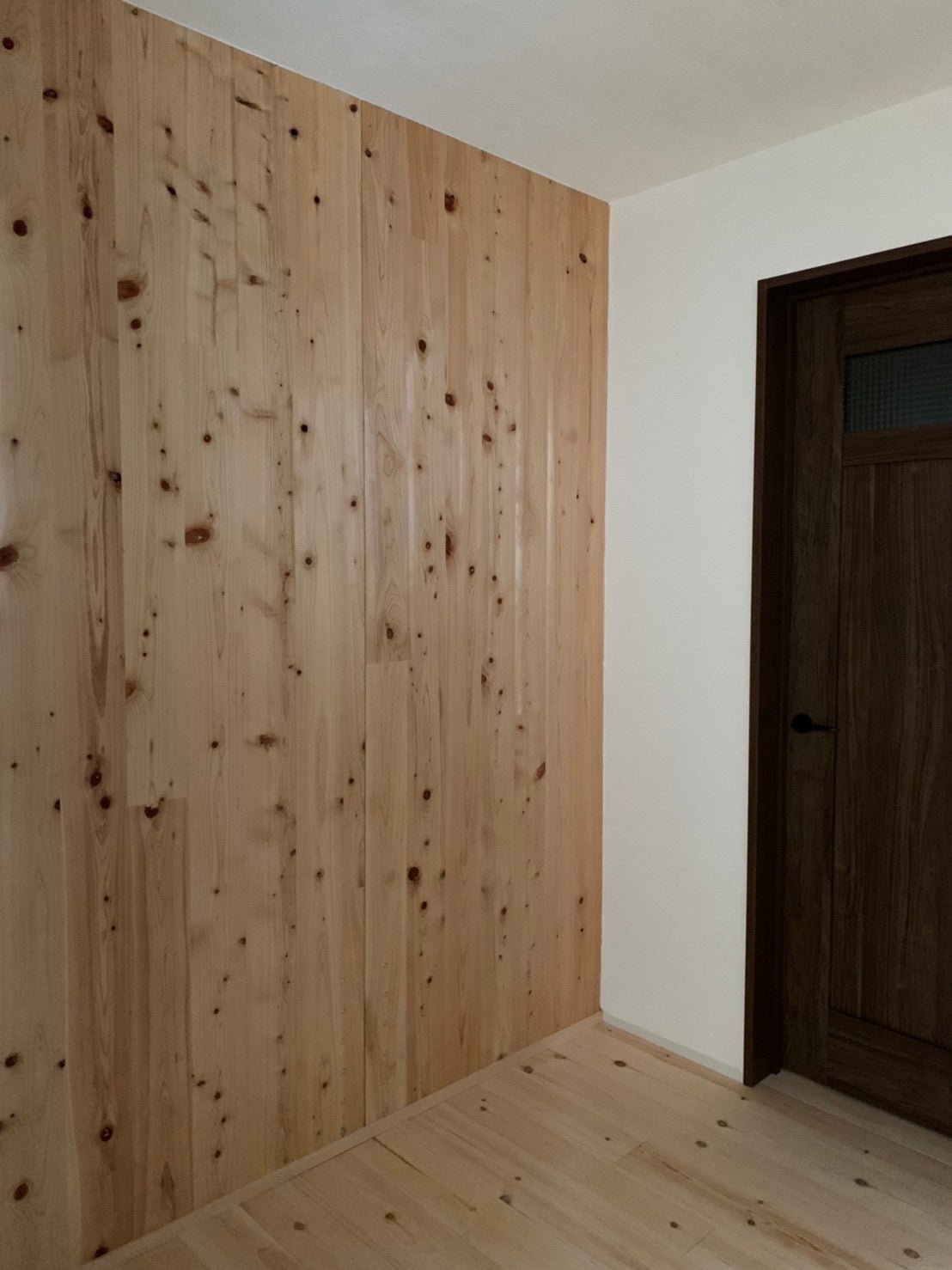 高強度のパネルを接合することで高い耐震性を確保