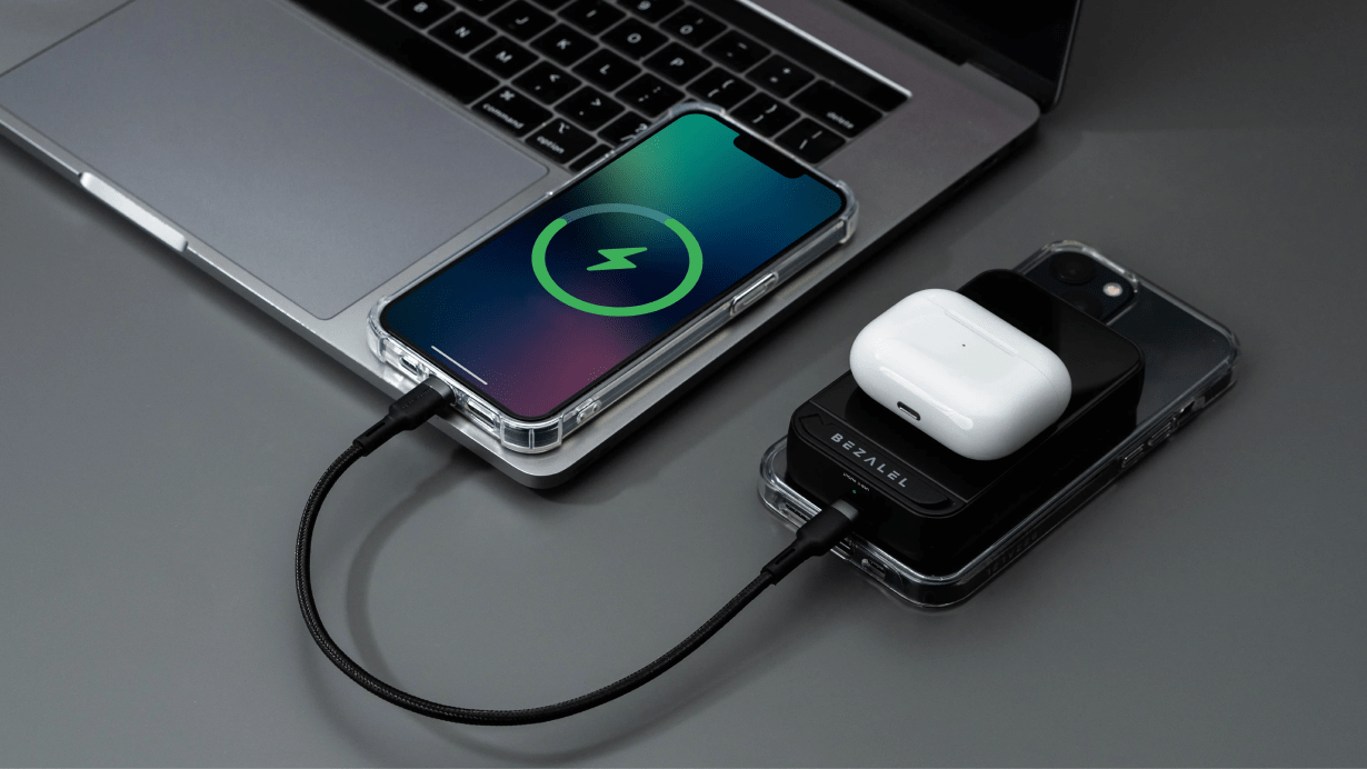 ケーブル0本生活へ！アダプターもモバイルバッテリーもケーブルなしで