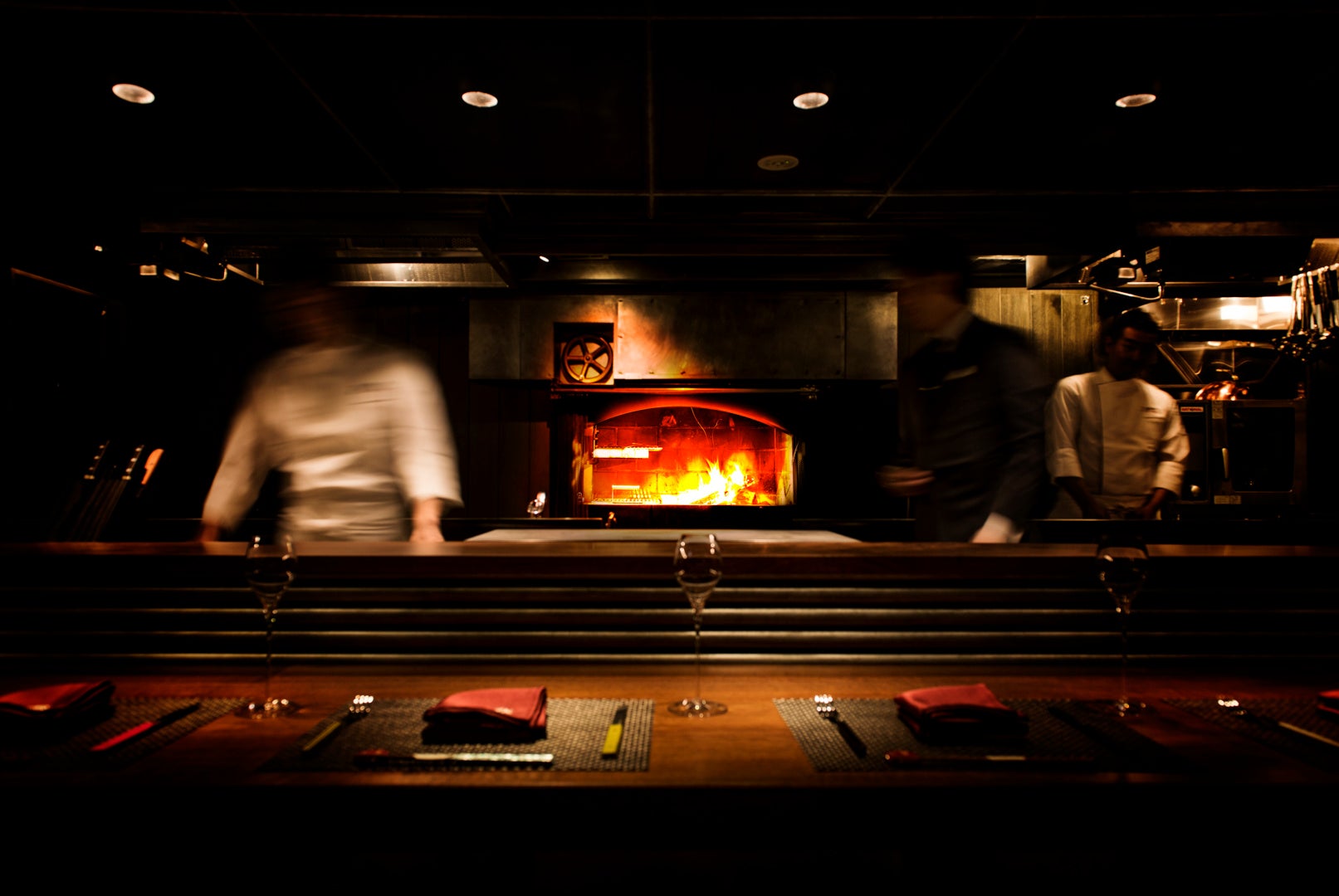 「薪焼 銀座おのでら」内観