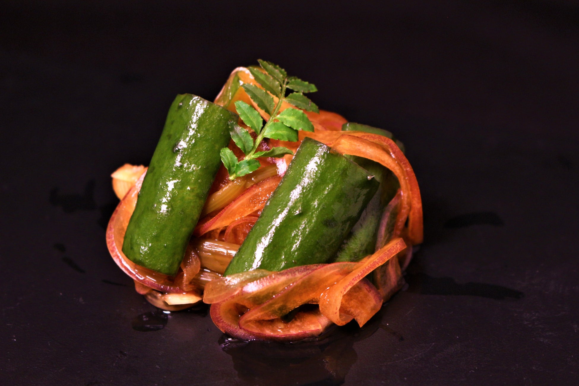 「葉わさびと香味野菜のツンツン漬け」