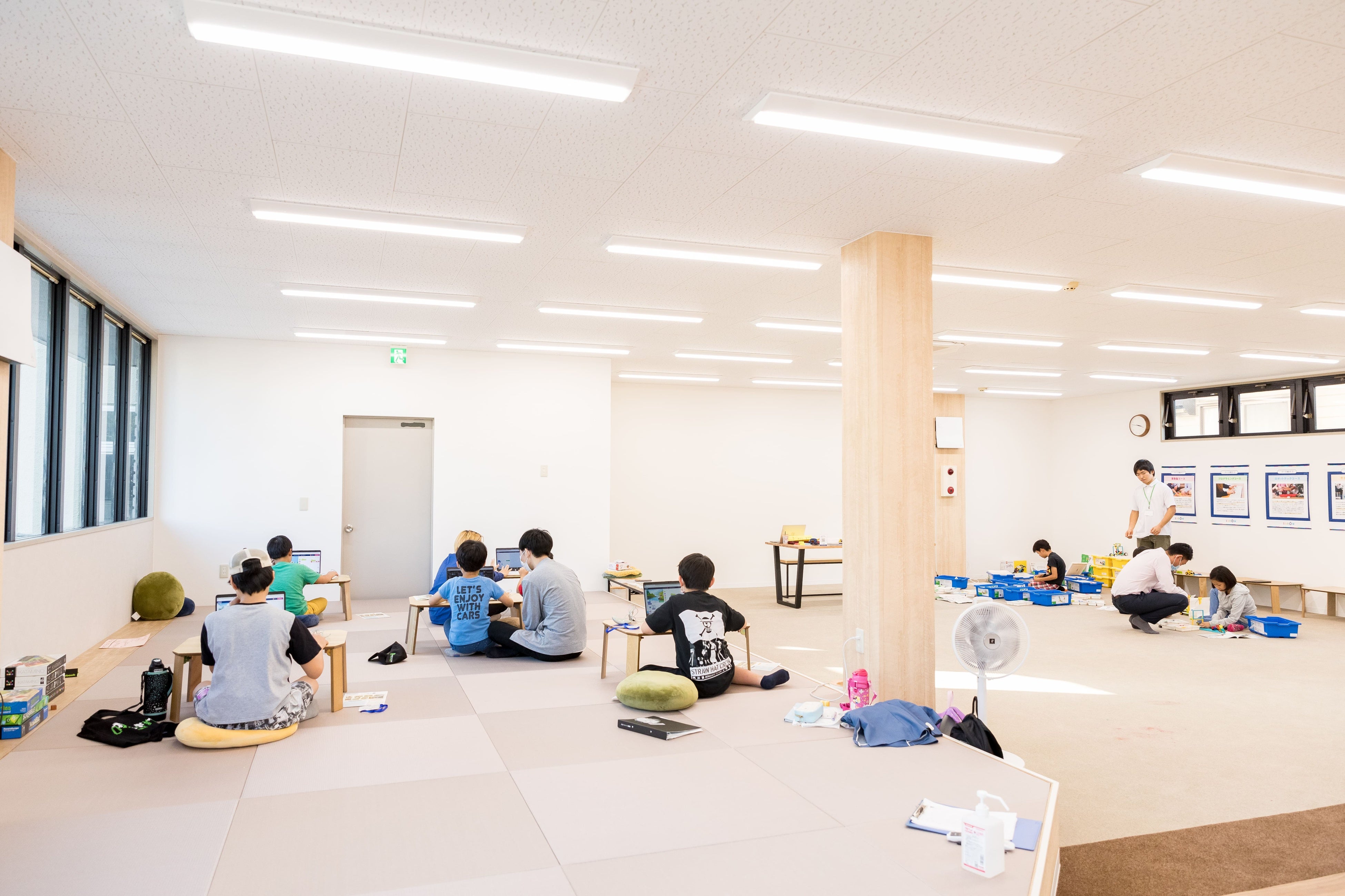 ふらっぽ北柏の様子。日中は、未就学児・小学生向けSTEAM教室「zunOw」として授業が行われています。