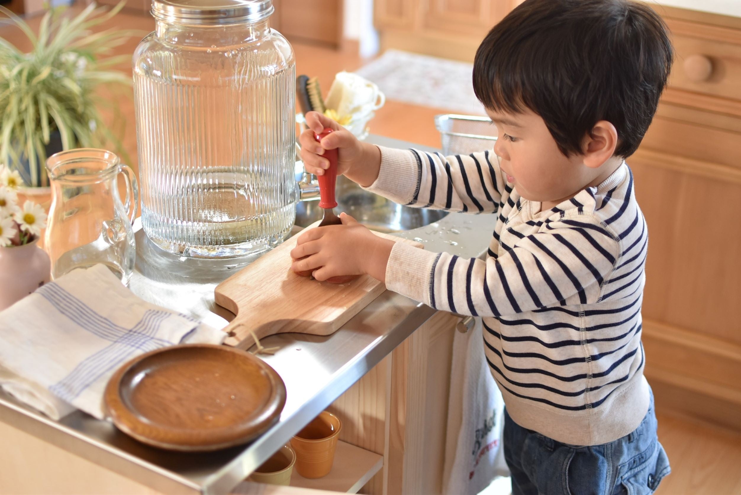 2才児さんのキッチン体験