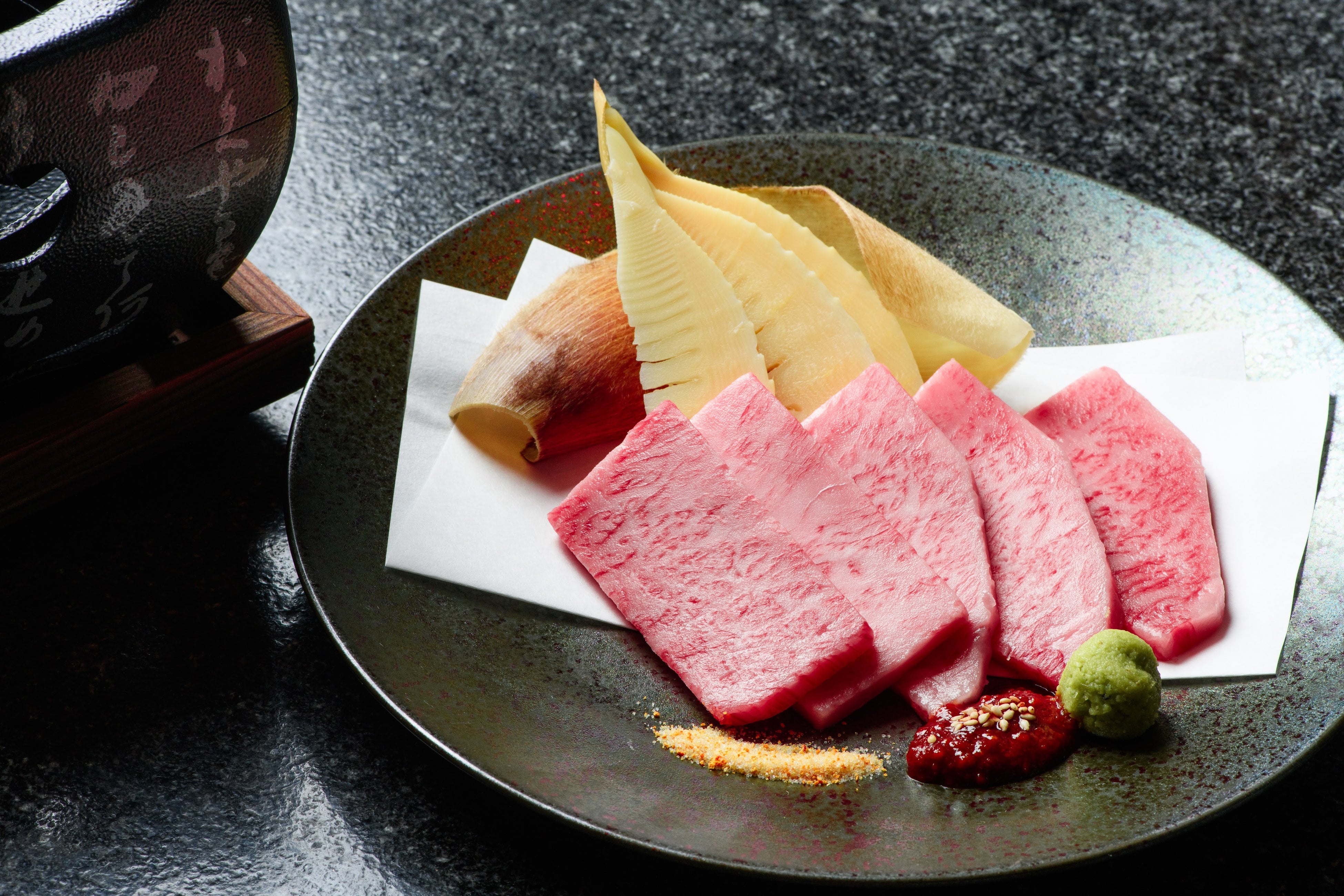 出水産 華鶴和牛と筍の七輪焼き