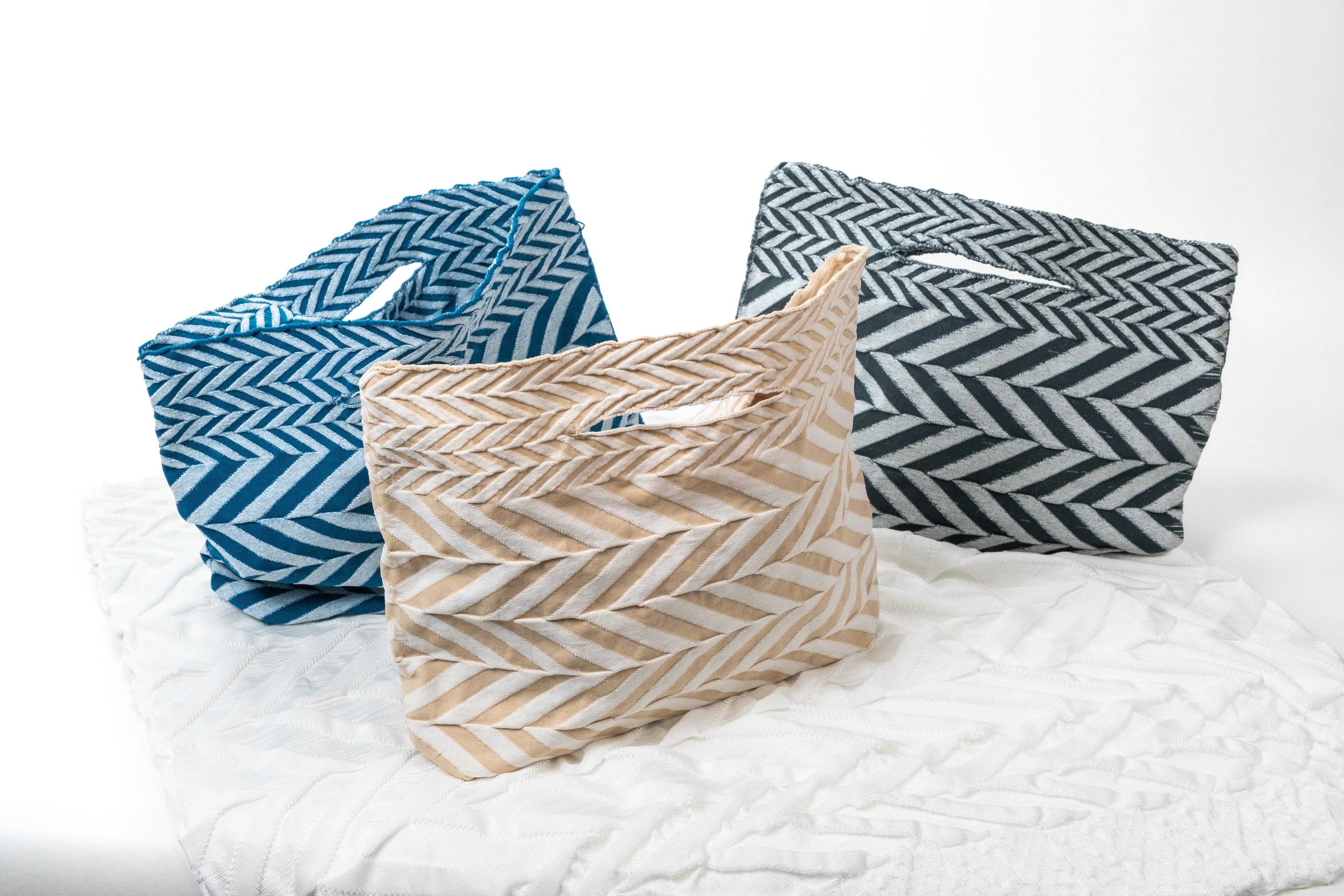 「ヘリンボーンバッグ」M13,200円（税込）