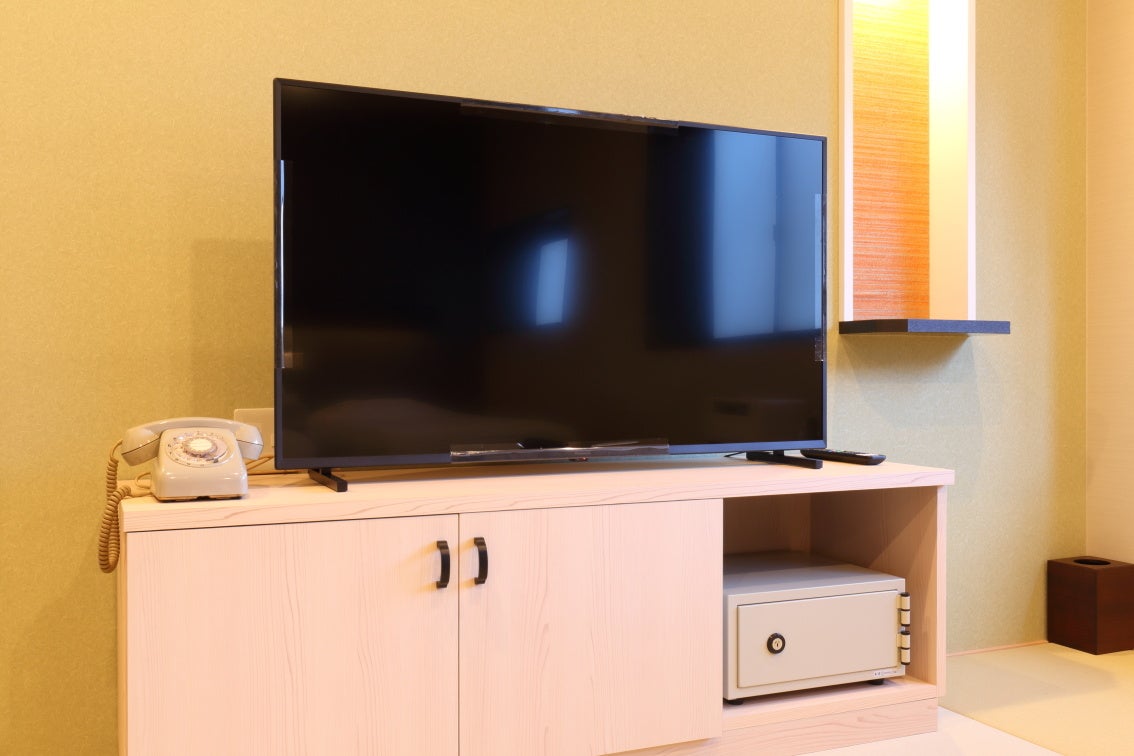 「楓」50インチの大きなテレビ。netflixなど視聴可能なスマートテレビ。