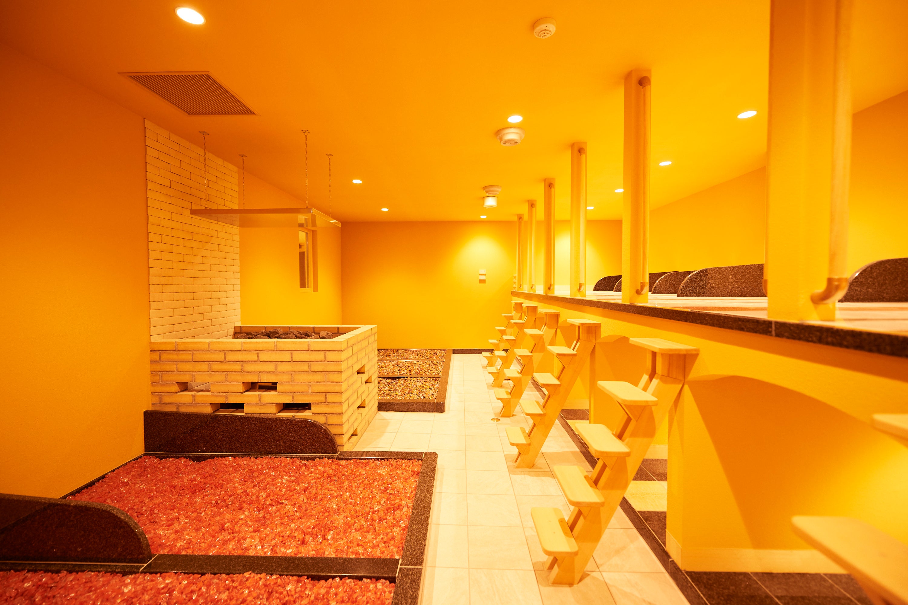 人気の岩盤浴スペース