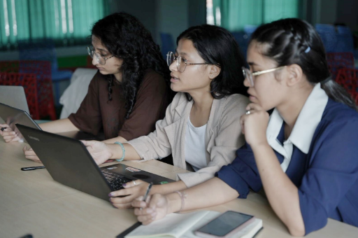 積極的に参加する学生たち