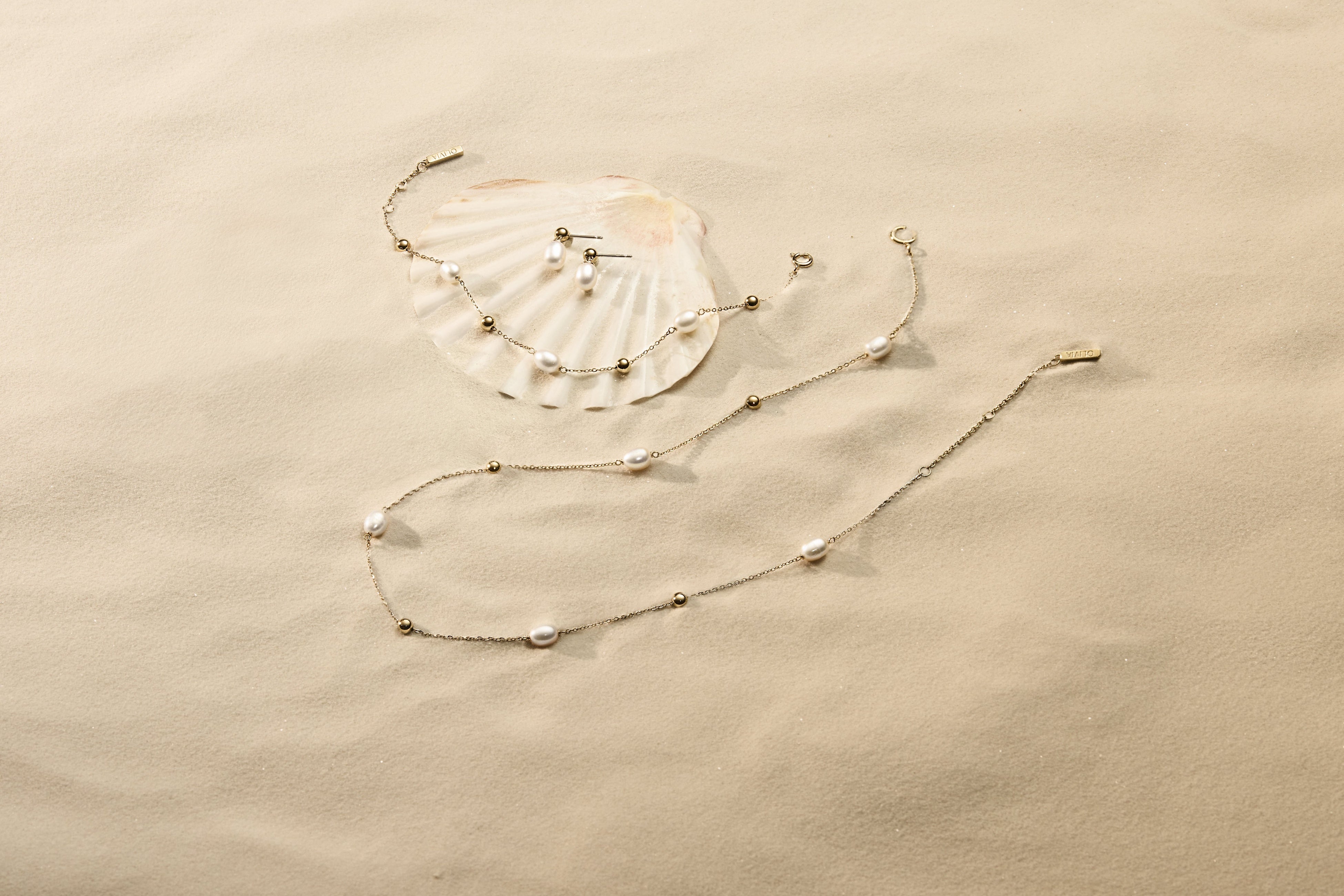 ◆Olivia Burton◆重ね付けにも 3Dビーモールドビーネックレス ◇Olivia Burton◇重ね付けにも 3Dビーモールドビーネックレス