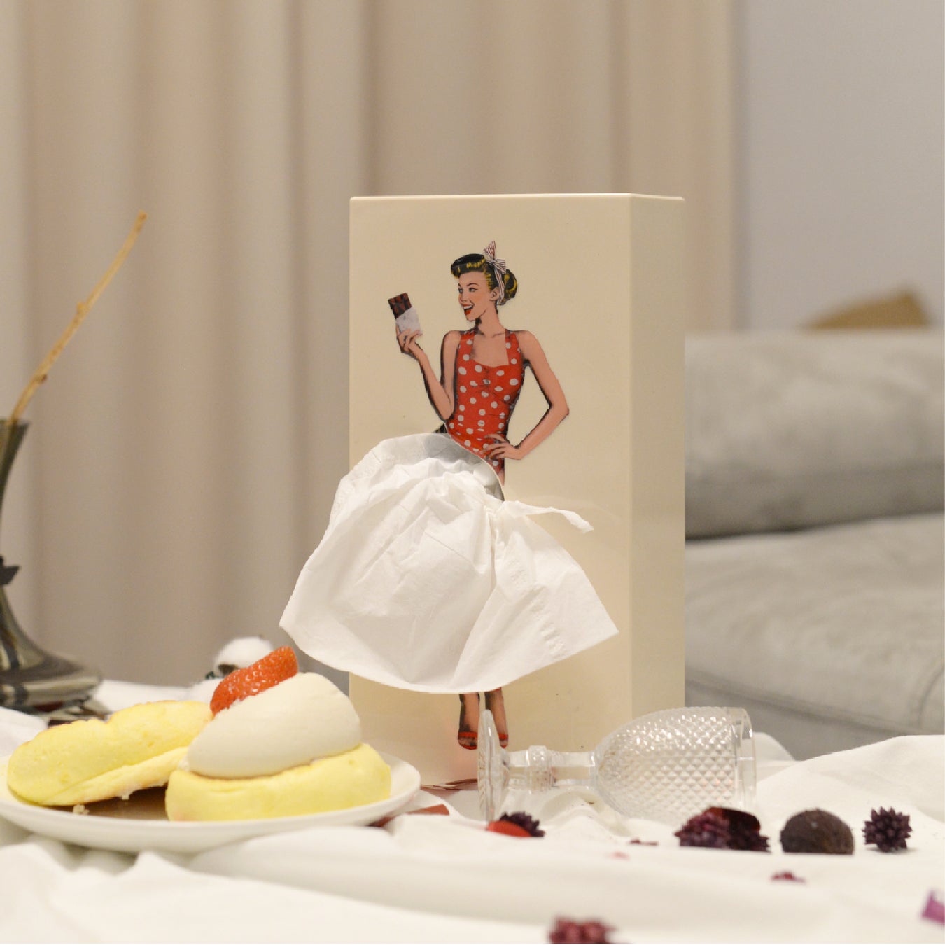 韓国発「スペクトラム」がティッシュをスカートに見立てたデザインケースを発表 韓国発「スペクトラム」がティッシュをスカートに見立てたデザインケースを発表