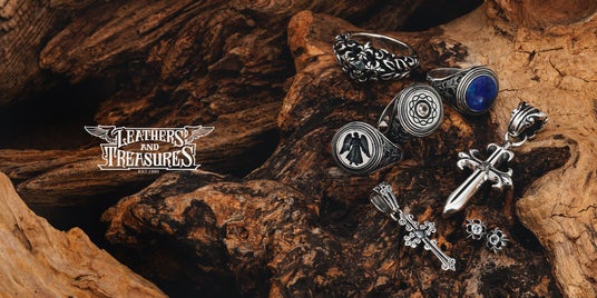 LEATHERS AND TREASURES(レザーズアンドトレジャーズ)新作「CREED INTAGLIO RING」発売記念、希少石「カラーチェンジガーネット」を使用したフェアを8/15より開催 LEATHERS AND TREASURES(レザーズアンドトレジャーズ)新作「CREED INTAGLIO RING」発売記念、希少石「カラーチェンジガーネット」を使用したフェアを8/15より開催