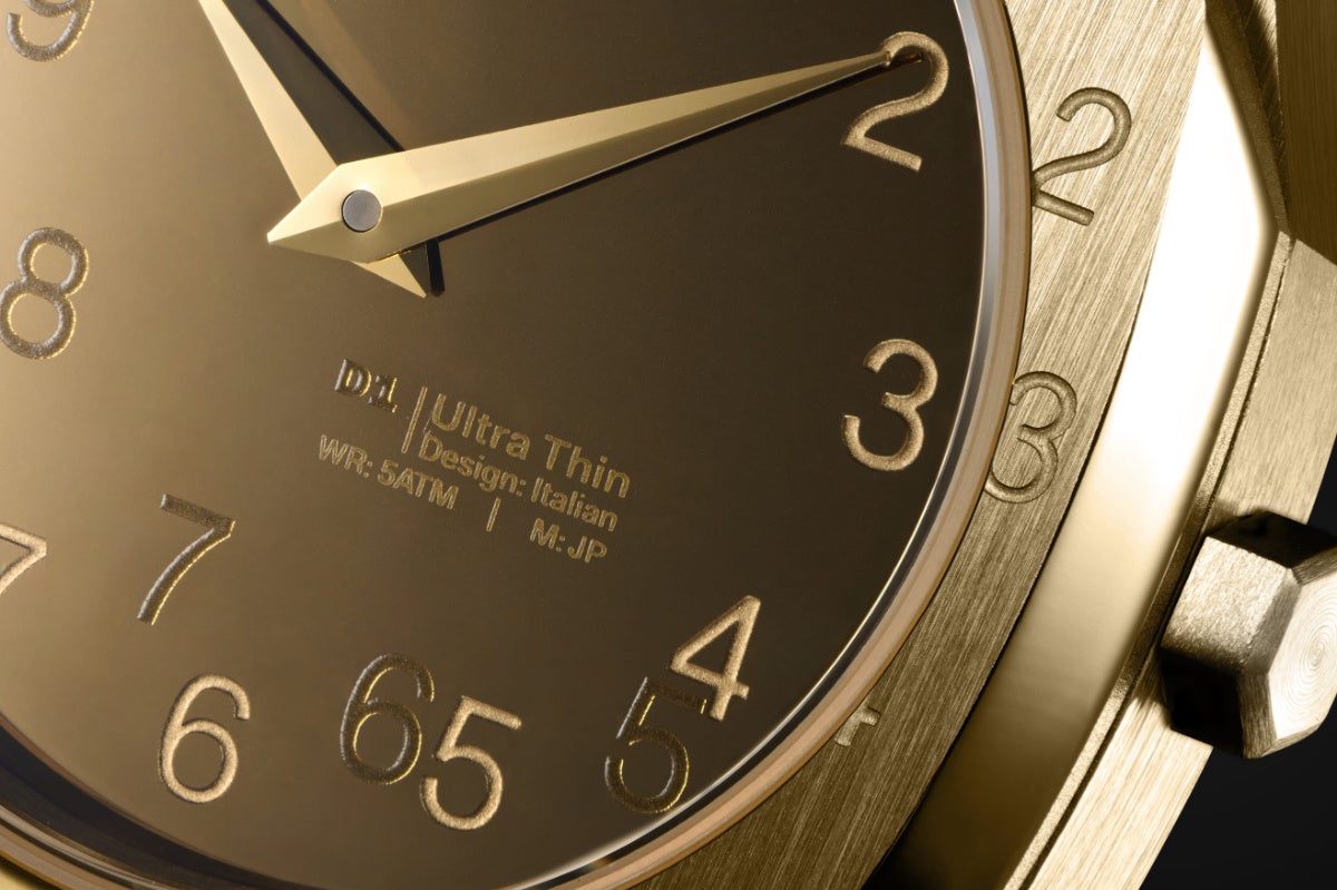 D1 Milano「ULTRA THIN」から新作4型が登場。 数字を“ずらす”新発想文字盤と、初採用カリフォルニアダイヤル。