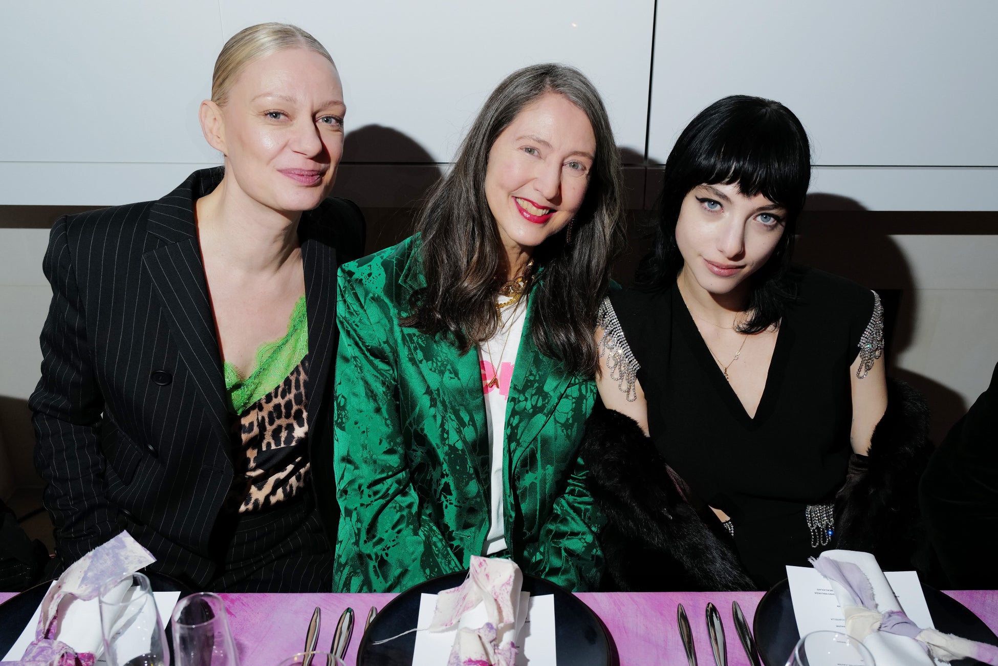 H M Studio 22年春夏コレクション発表を祝し キャンペーンモデルの デヴォン ロスがディナーパーティーを開催 H Mのプレスリリース H M Studio 22年春夏コレクション発表を祝し キャンペーンモデルの デヴォン ロスがディナーパーティーを開催 H Mのプレスリリース