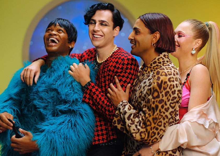 H&M 2022 LGBTQIA+ プライド キャンペーン 「My Chosen Family - 私が選んだ家族」