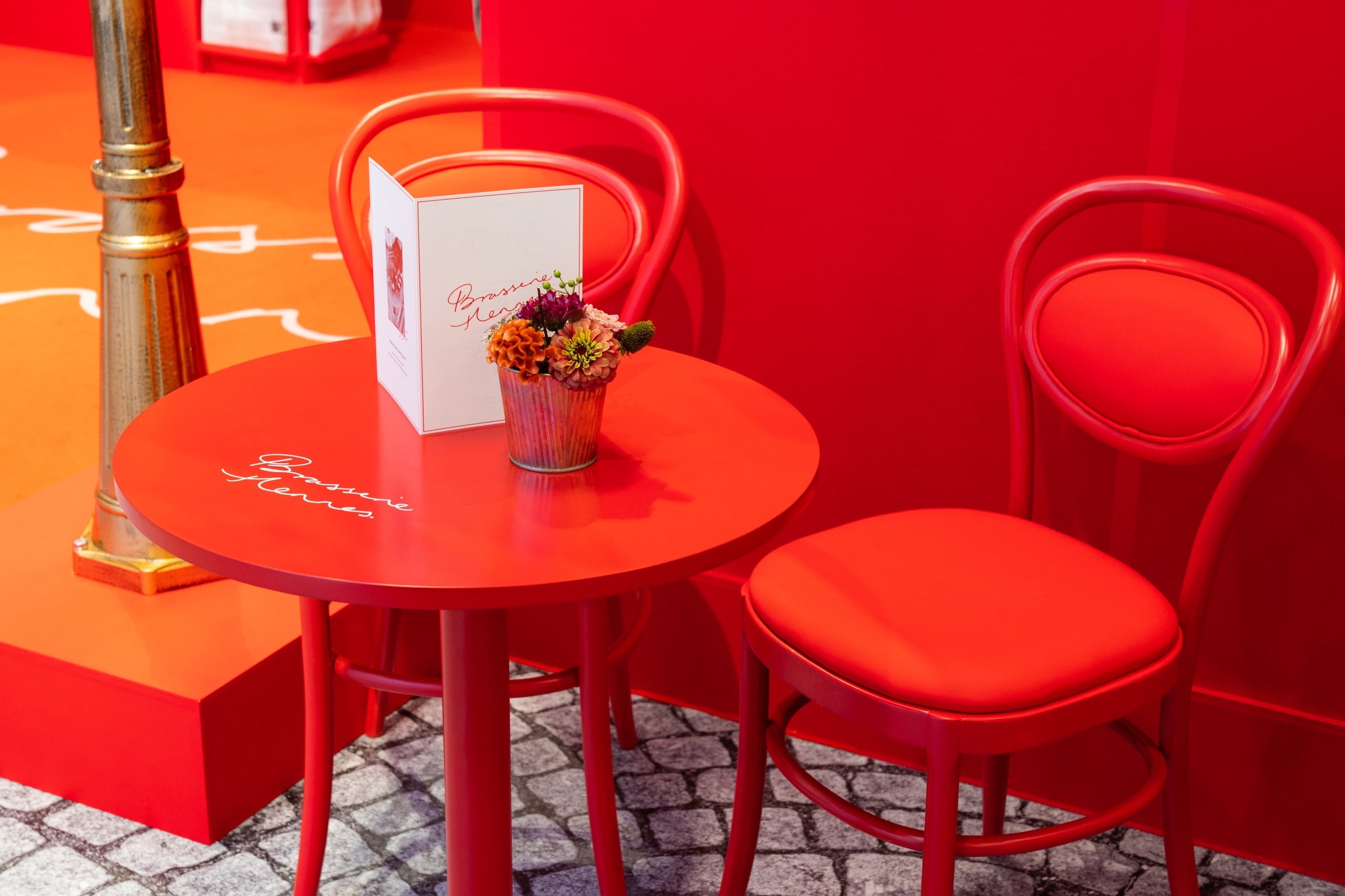 H&M 「Brasserie Hennes（ブラッスリー・へネス）」期間限定イベント内観