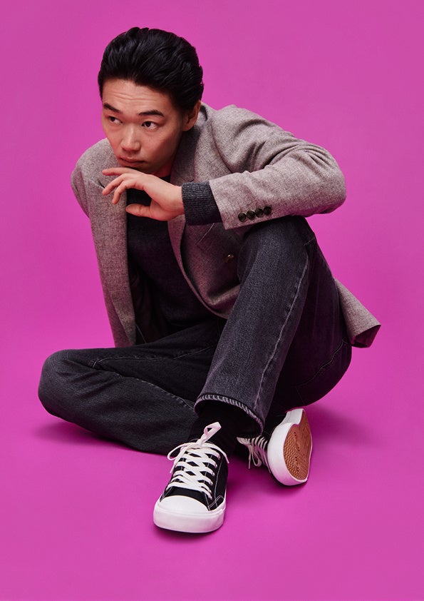 H Mメンズのコア アイテムが揃うh M Essentialsの秋冬コレクションに グローバル キャンペーンモデルの一人として俳優の笠松将が登場 H M のプレスリリース