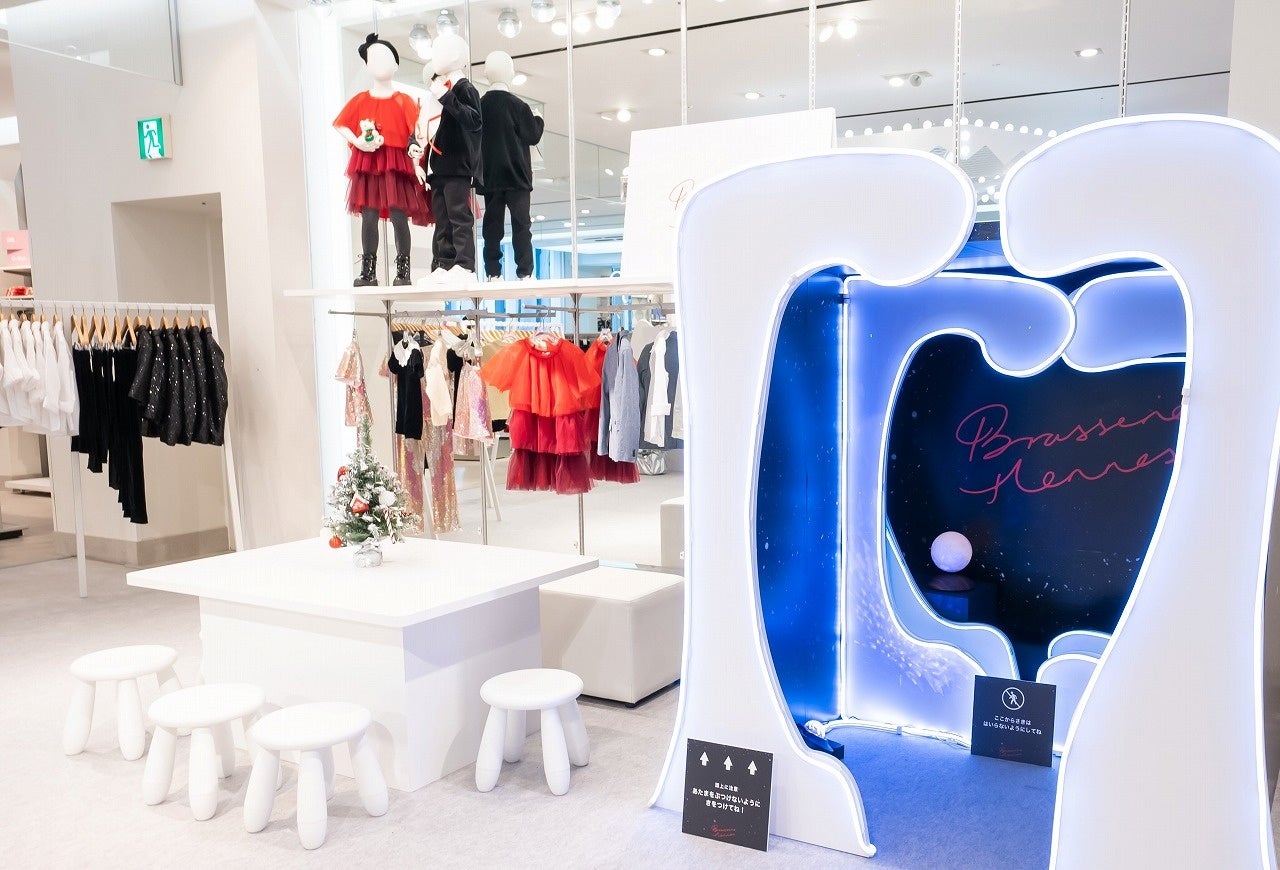 H&M 2022年 ホリデーキャンペーン 「Brasserie Hennes（ブラッスリー・へネス）」 新宿店イベント 3階 キッズエリア 内観写真