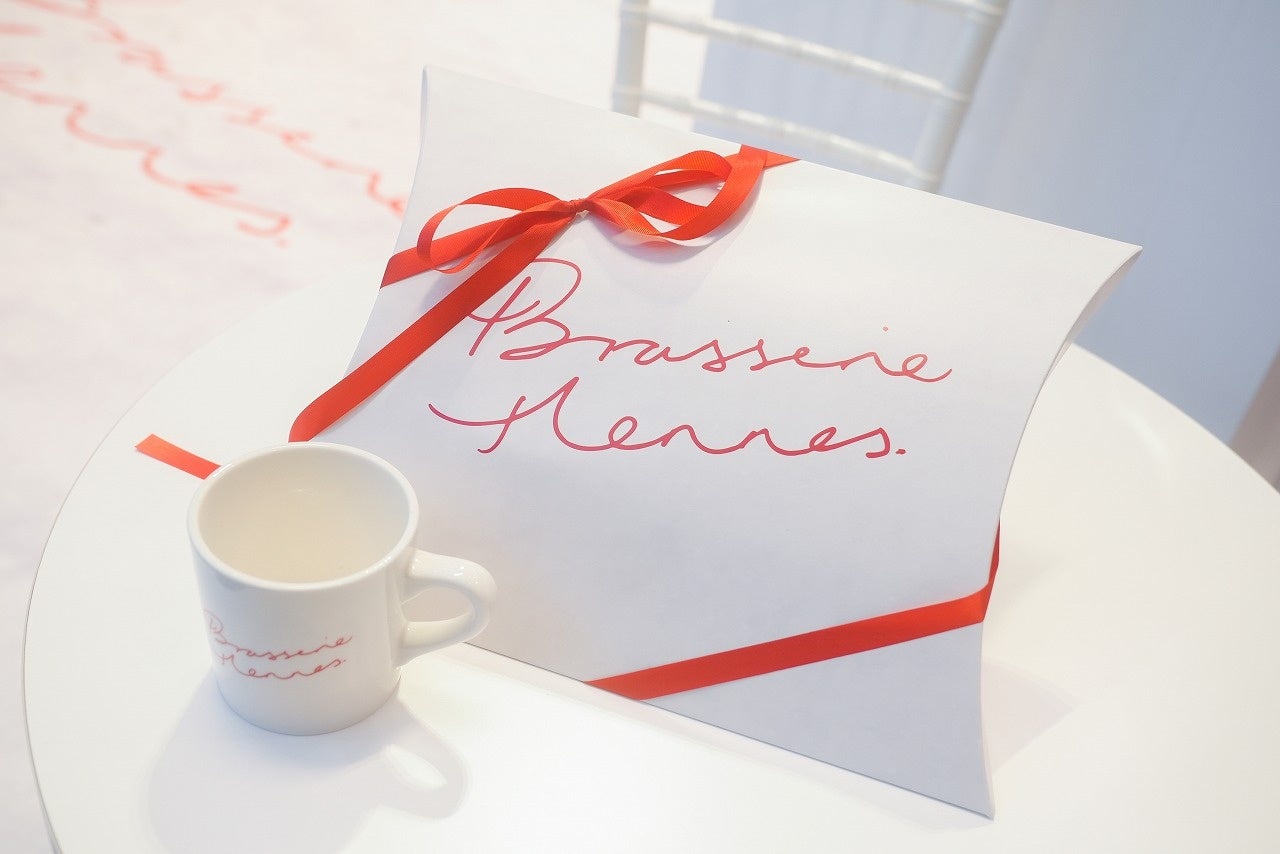 H&M 2022年 ホリデーキャンペーン 「Brasserie Hennes（ブラッスリー・へネス）」 新宿店イベントH&Mメンバー特典 