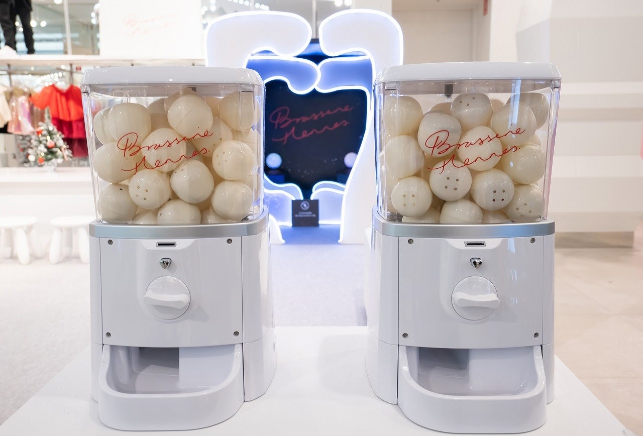 H&M 2022年 ホリデーキャンペーン 「Brasserie Hennes（ブラッスリー・へネス）」 新宿店イベント 3階 キッズエリア 内観写真