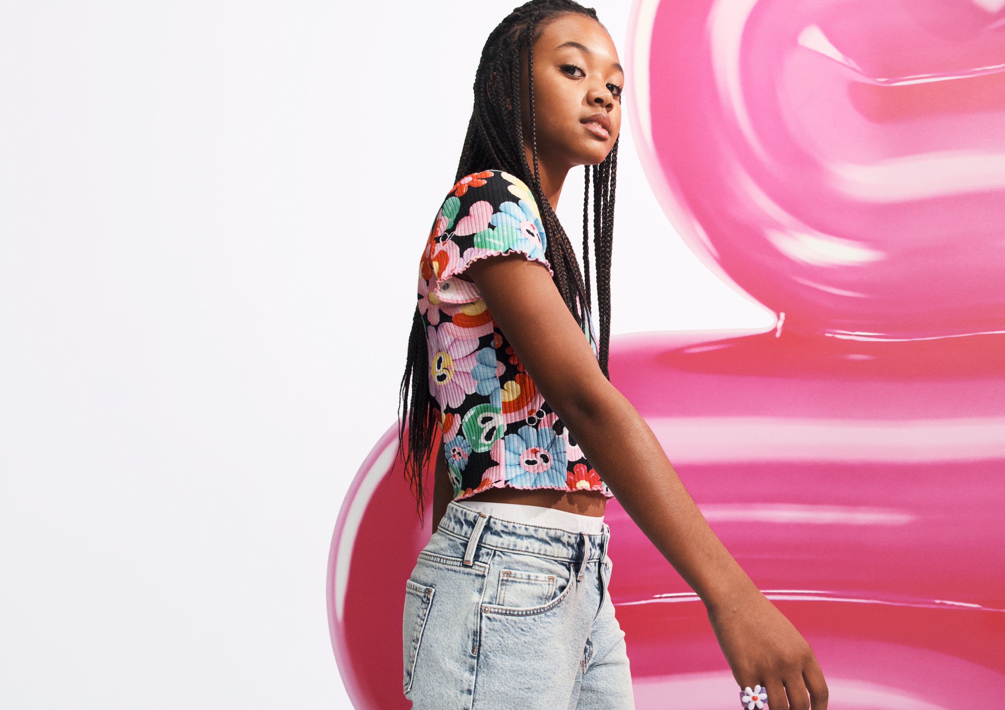 H&Mヤングキッズ（135-170cm）「Eva Cremers x H&M」コレクション：プリントリブTシャツ¥799