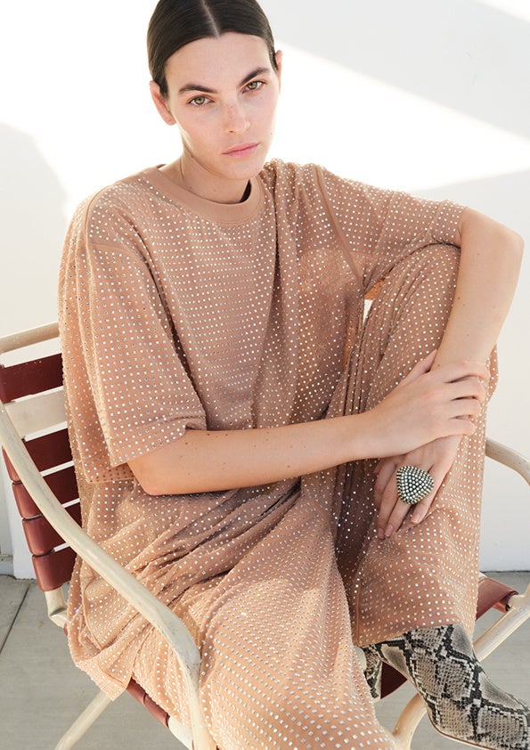 H&M Studio SS 2024コレクション：ラインストーンエンベリッシュド メッシュTシャツ¥16,999 ラインストーンエンベリッシュドリング¥3,999、ラインストーンエンベリッシュド メッシュパンツ¥19,999 （オンラインストア限定展開）