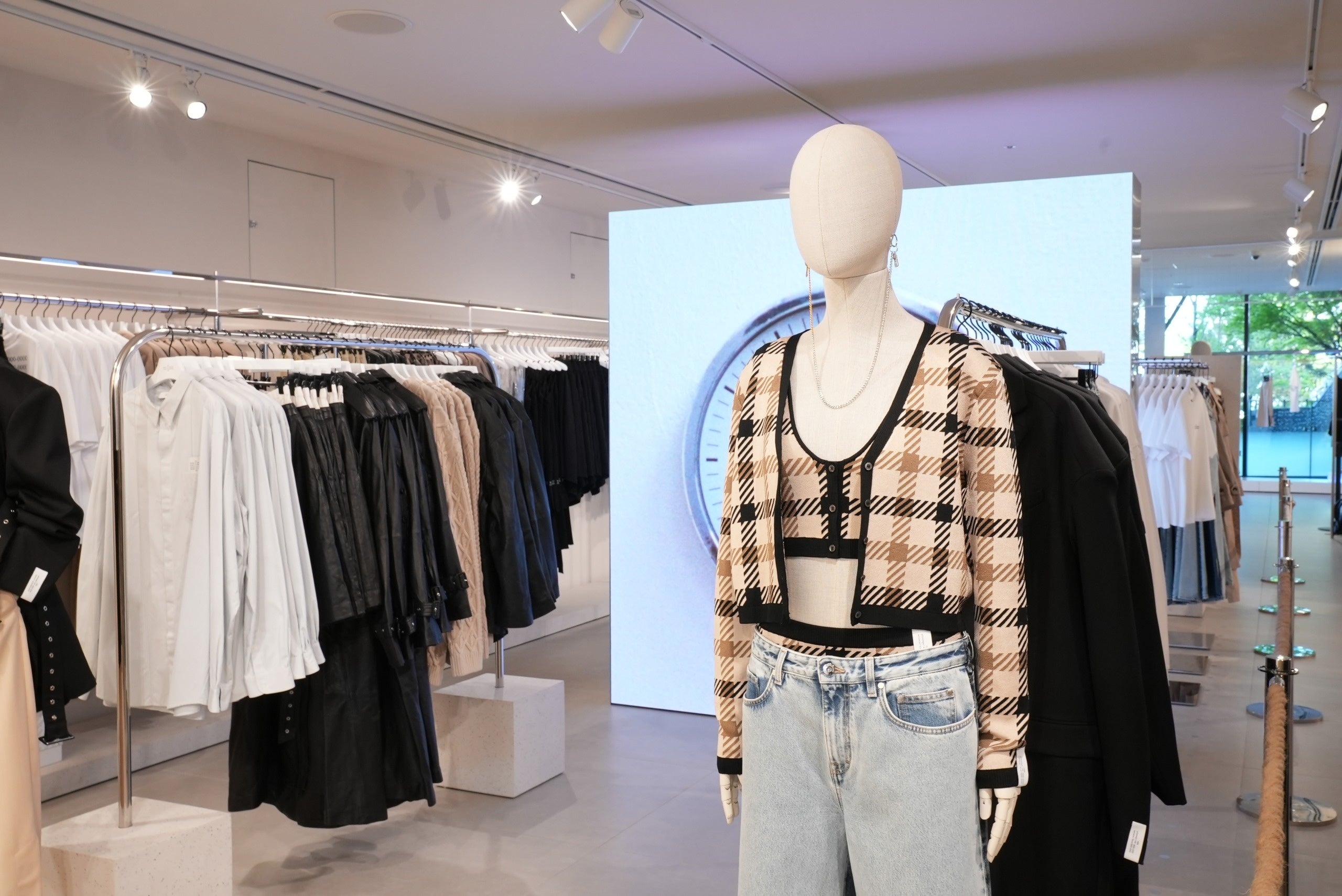 H&M 2024年 デザイナー・コラボレーション 「rokh H&M（ロク・ エイチ・アンド・エム）」