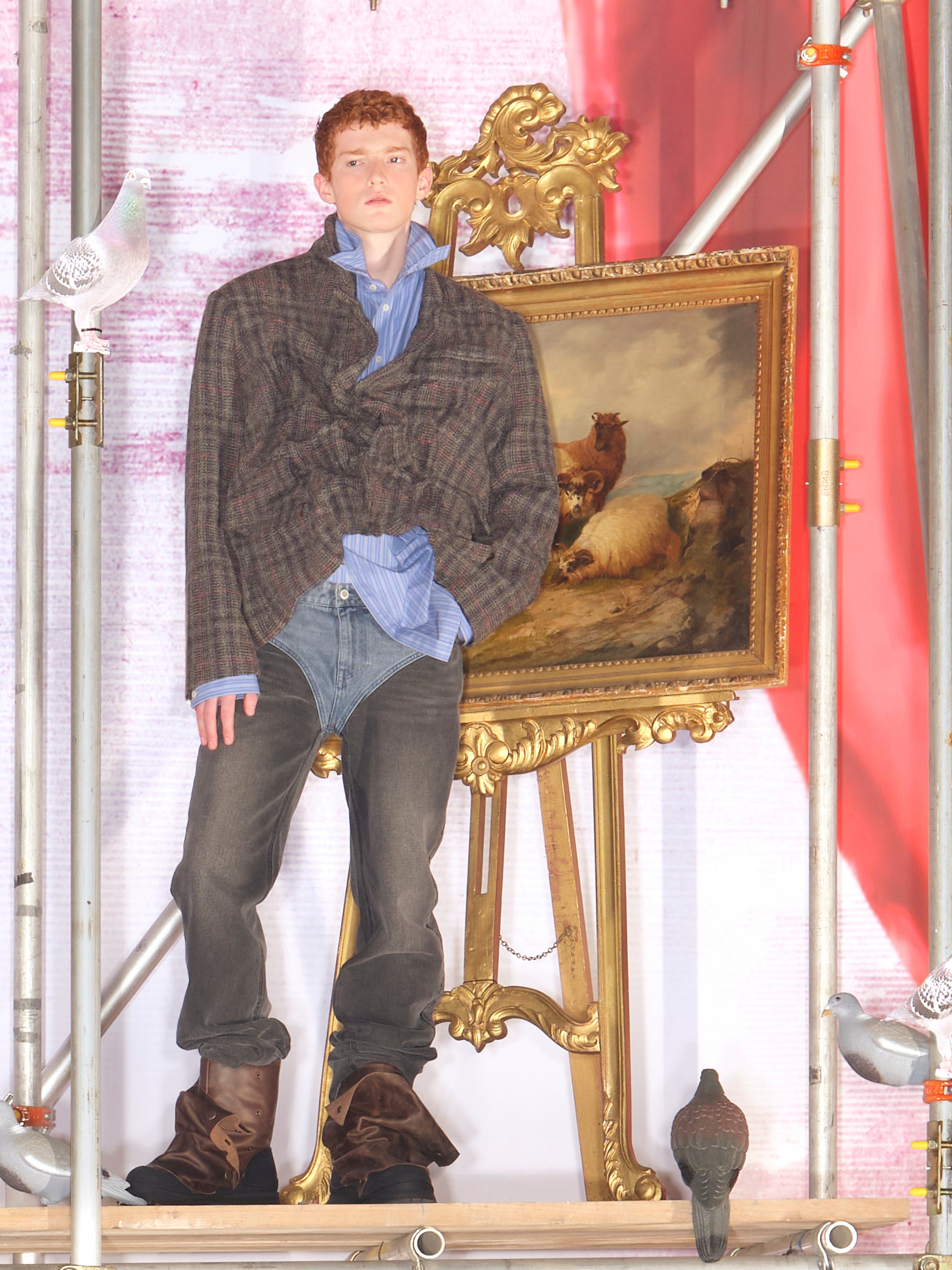 Glenn Martens × H&M 、遊び心あふれるキャンペーンビジュアルと全