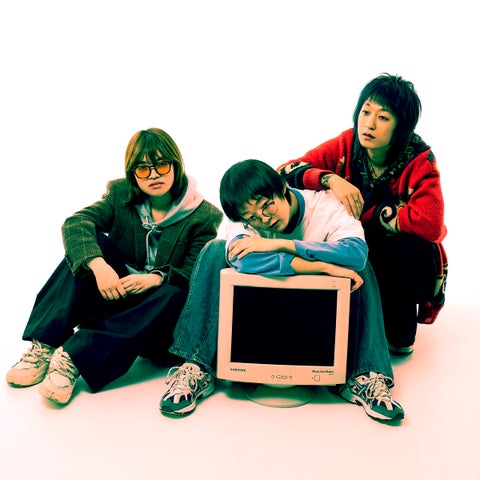 韓国の3人組バンド「Blue Turtle Land」がサイケデリック・ロック要素を取り入れた最新EP「靑蝴春歌」をリリース! 韓国の3人組バンド「Blue Turtle Land」がサイケデリック・ロック要素を取り入れた最新EP「靑蝴春歌」をリリース!