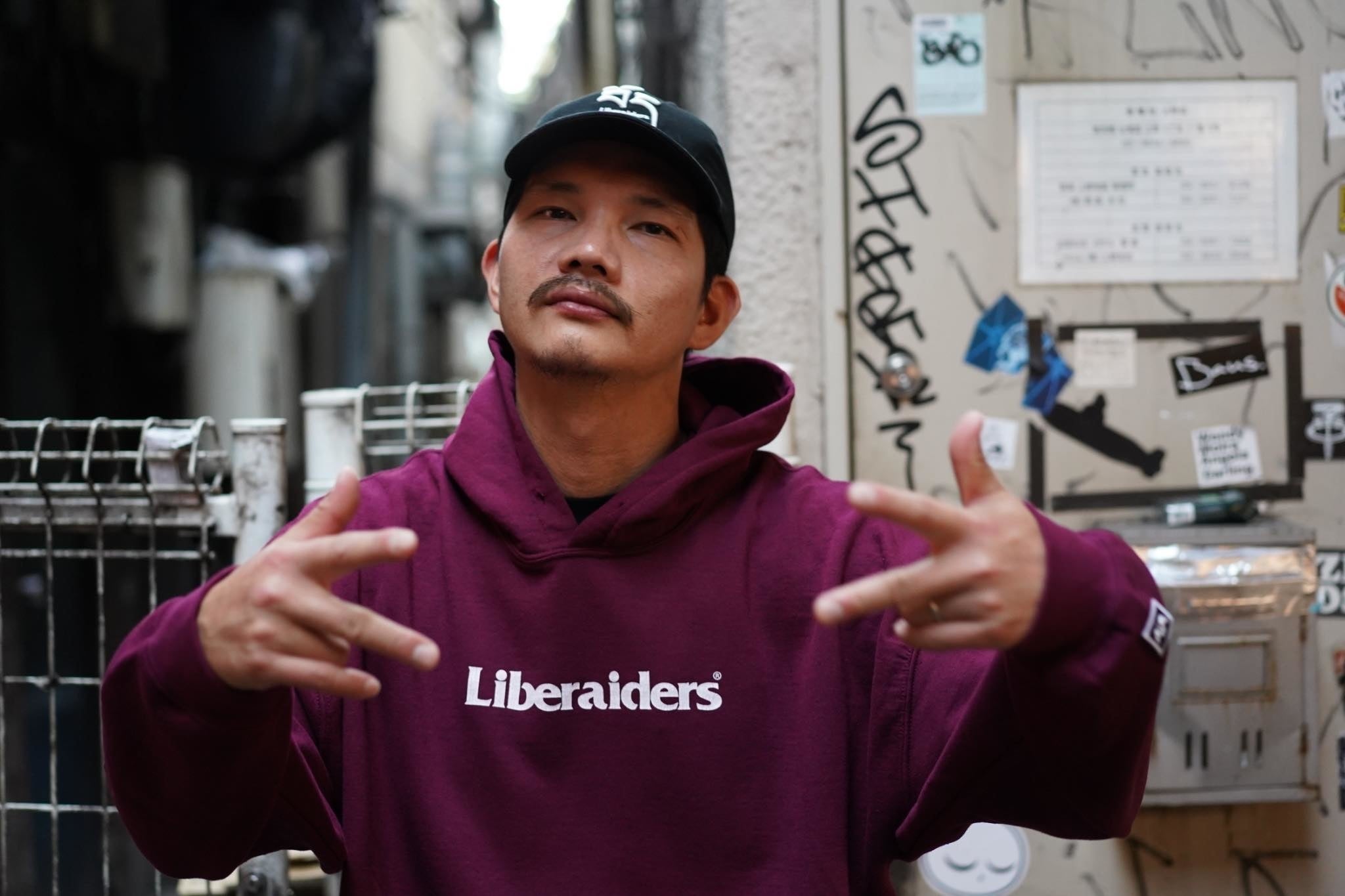 マジでそうさ !”のFRANKEN『俺は誰だ (feat. 輪入道)』廃墟ビルを舞台