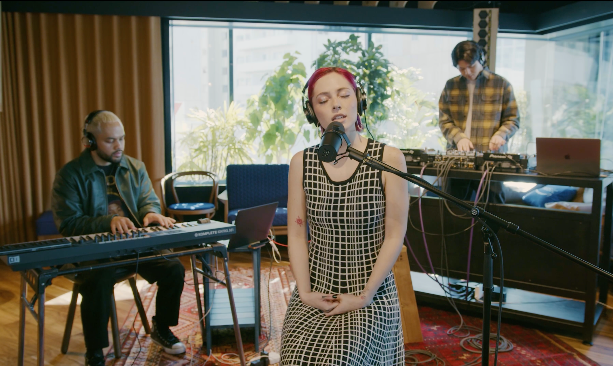 100万回再生突破！リリースから1ヶ月、Matt CabとGrace Aimi