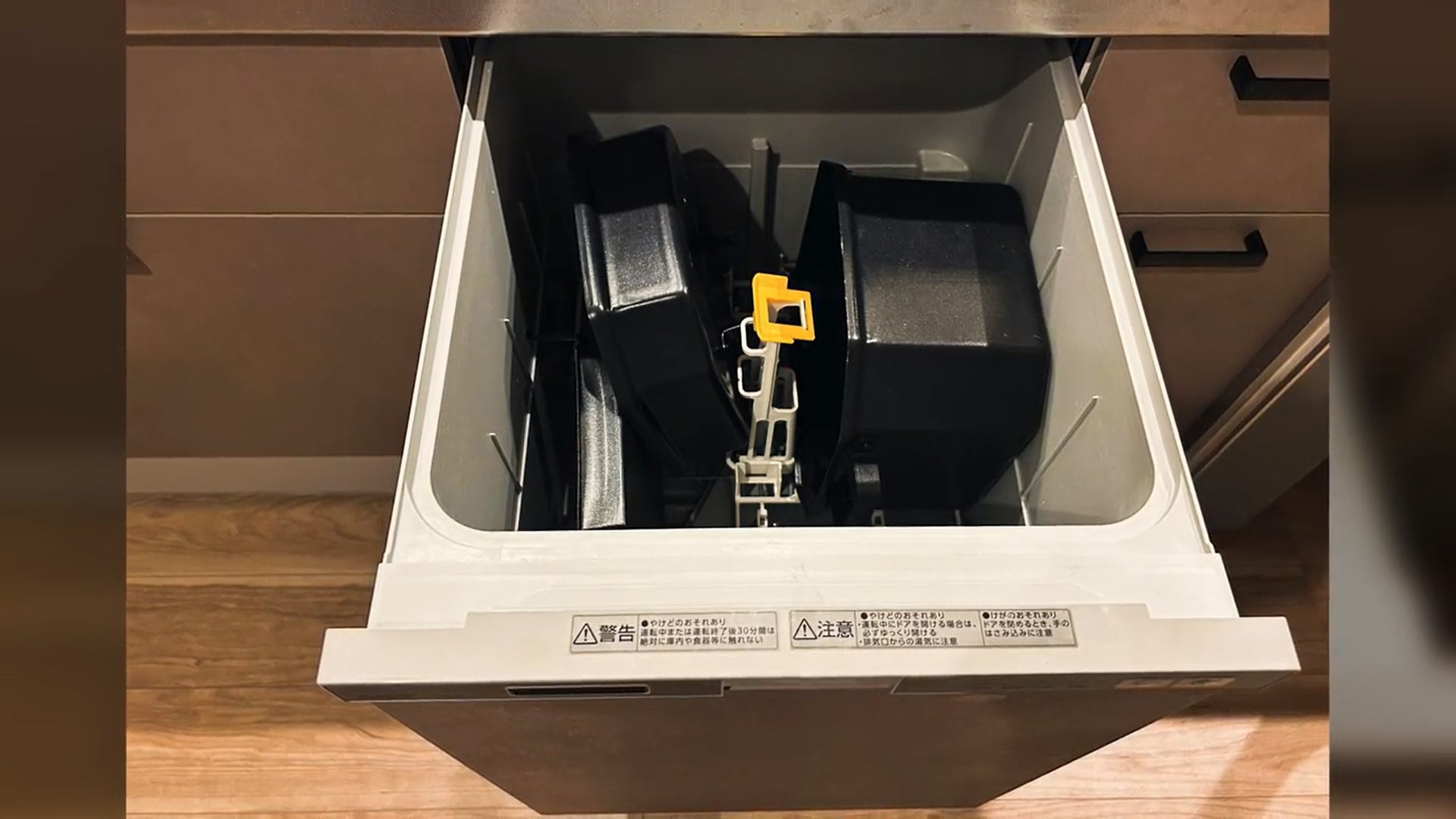 日本発の万能燻製器「SMOKER-X」 期間限定で初のリアルショップ展示 日本発の万能燻製器「SMOKER-X」 期間限定で初のリアルショップ展示