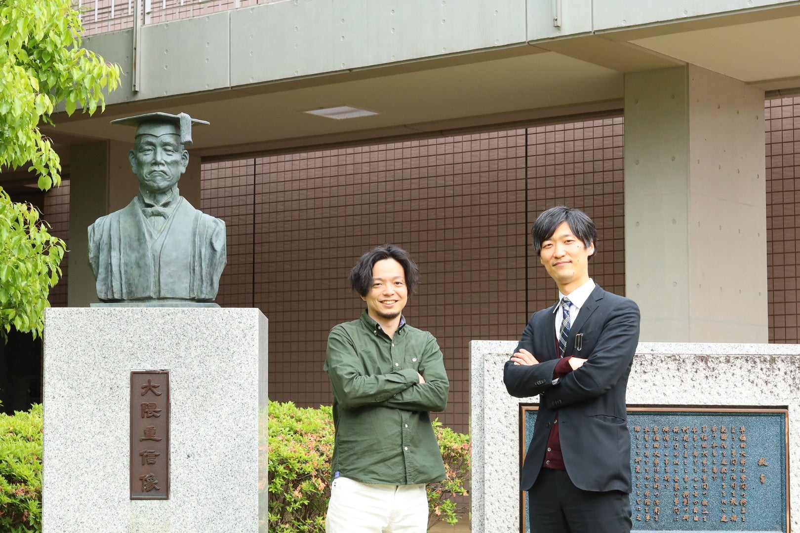 写真左：「はたらく部」代表　山本 将裕　右：早実　鈴木 祥之先生