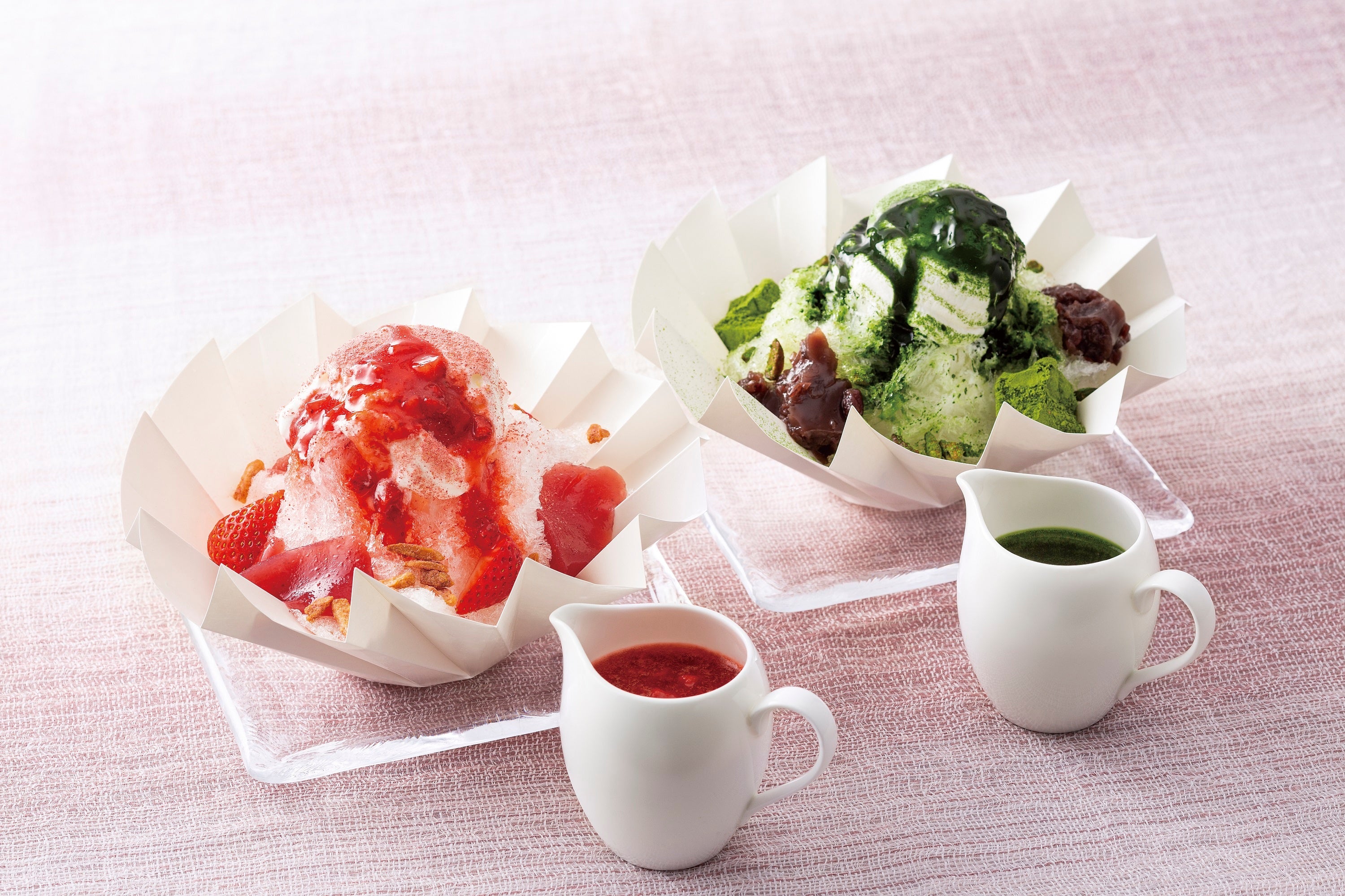 四代目徳次郎“日光天然の氷”かき氷 (苺・抹茶小豆)