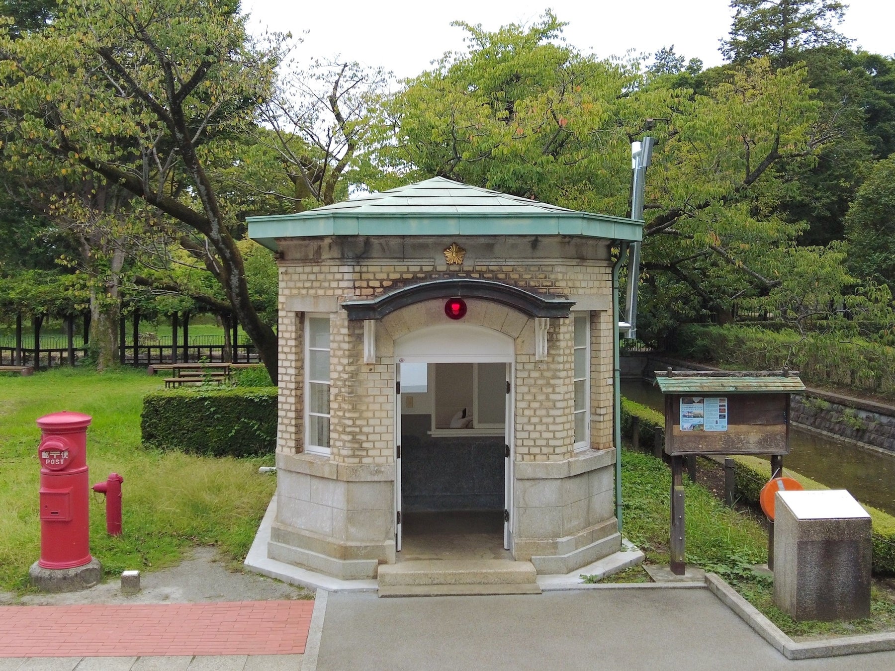 かわいい貯金箱「万世橋交番」が復活!江戸東京たてもの園で再販開始! かわいい貯金箱「万世橋交番」が復活!江戸東京たてもの園で再販開始!