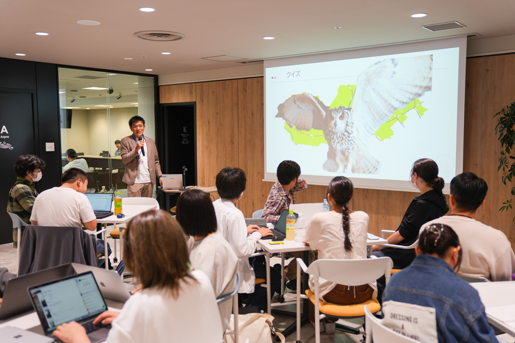 豊島区より、まちづくりに関する講義を受ける様子