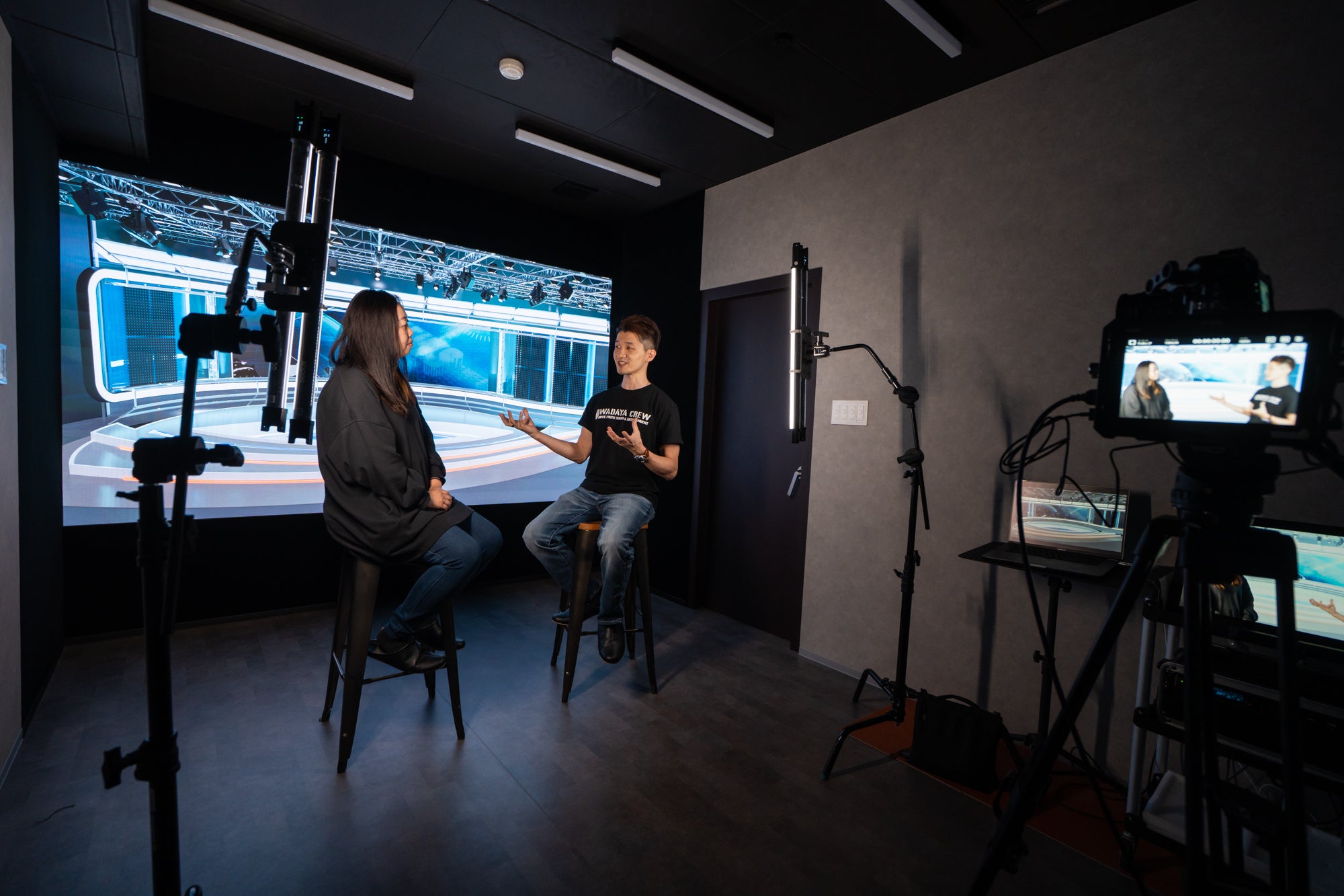 対談の背景として