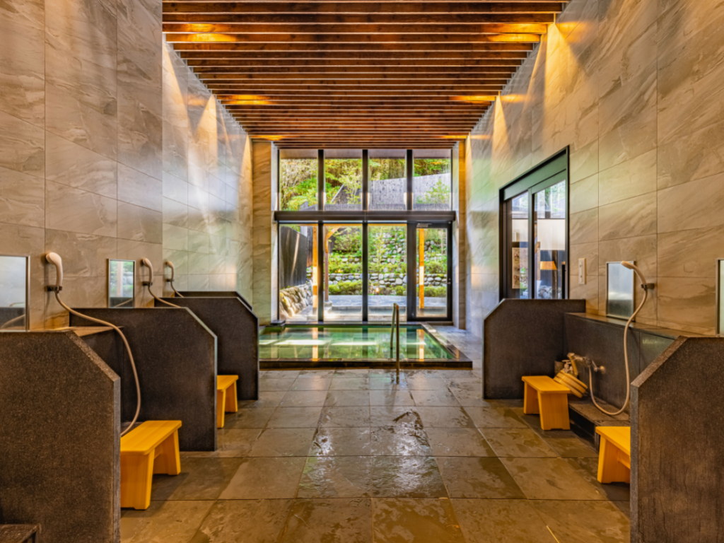 仙石原 ススキの原一の湯　大浴場