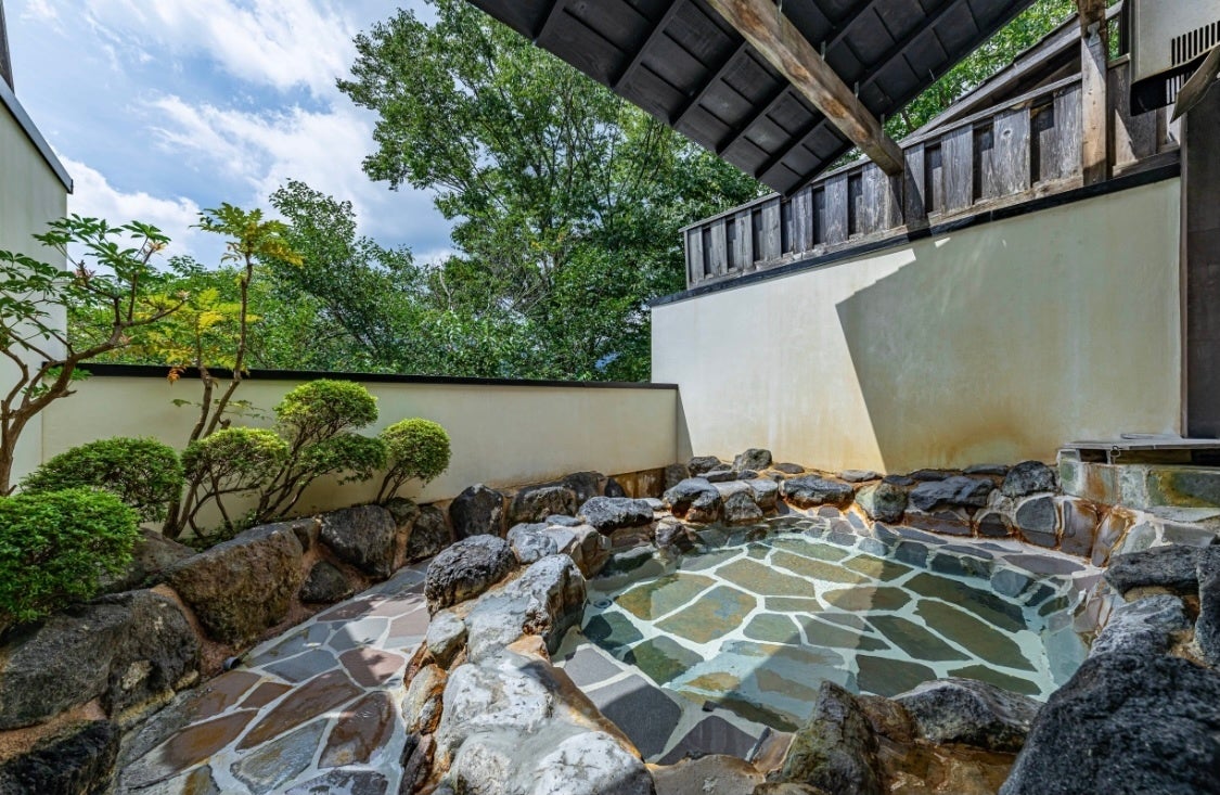 仙石原 品の木一の湯　露天風呂