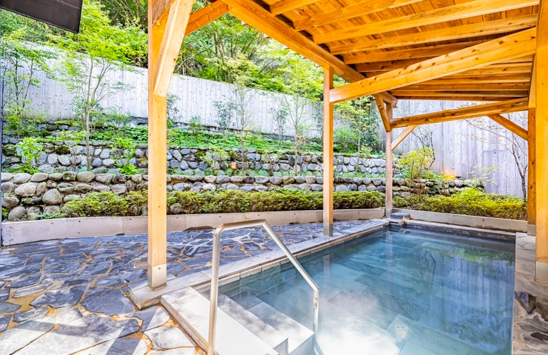 仙石原 ススキの原一の湯　大浴場露天風呂