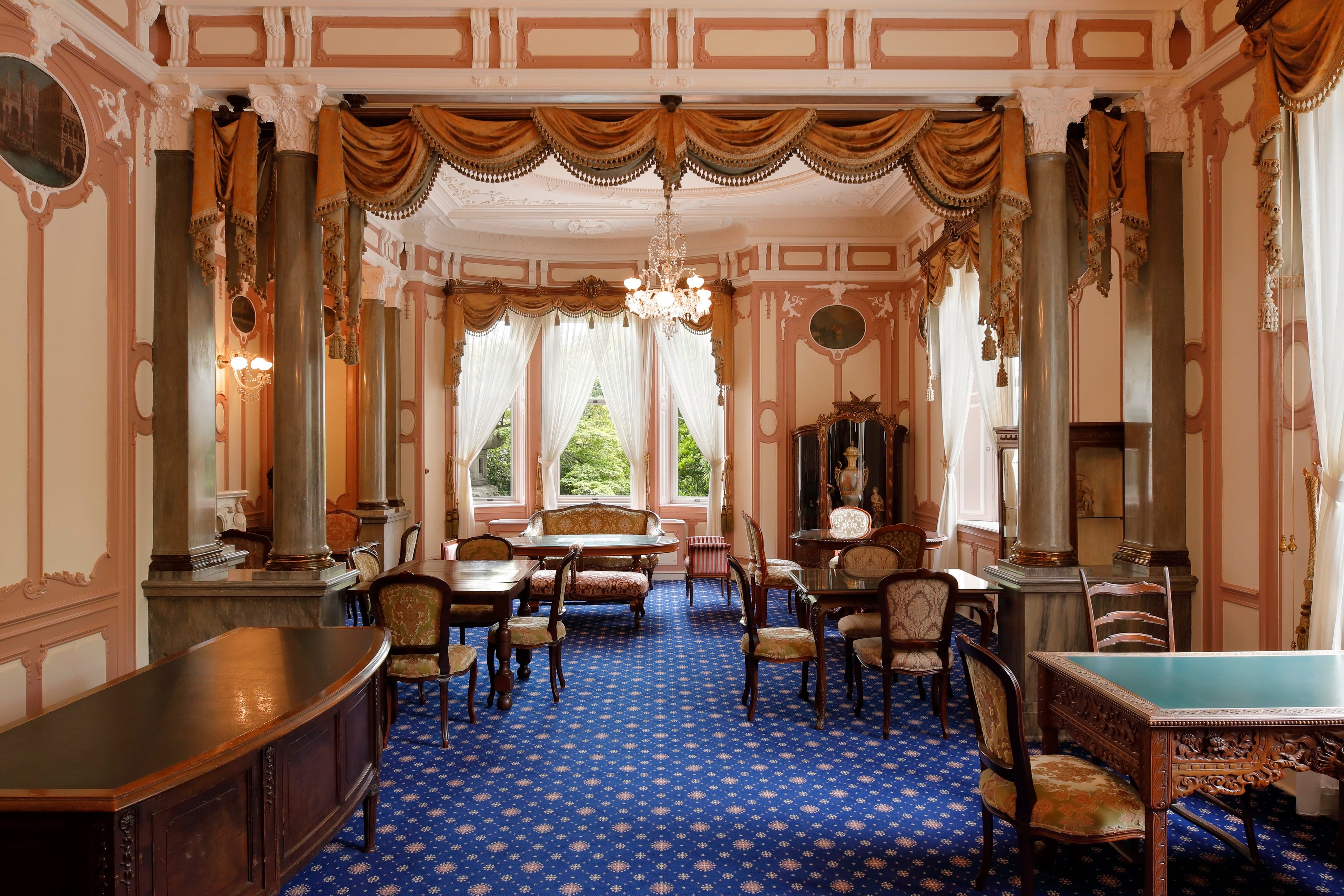 アフタヌーンティー専用「迎賓の間」