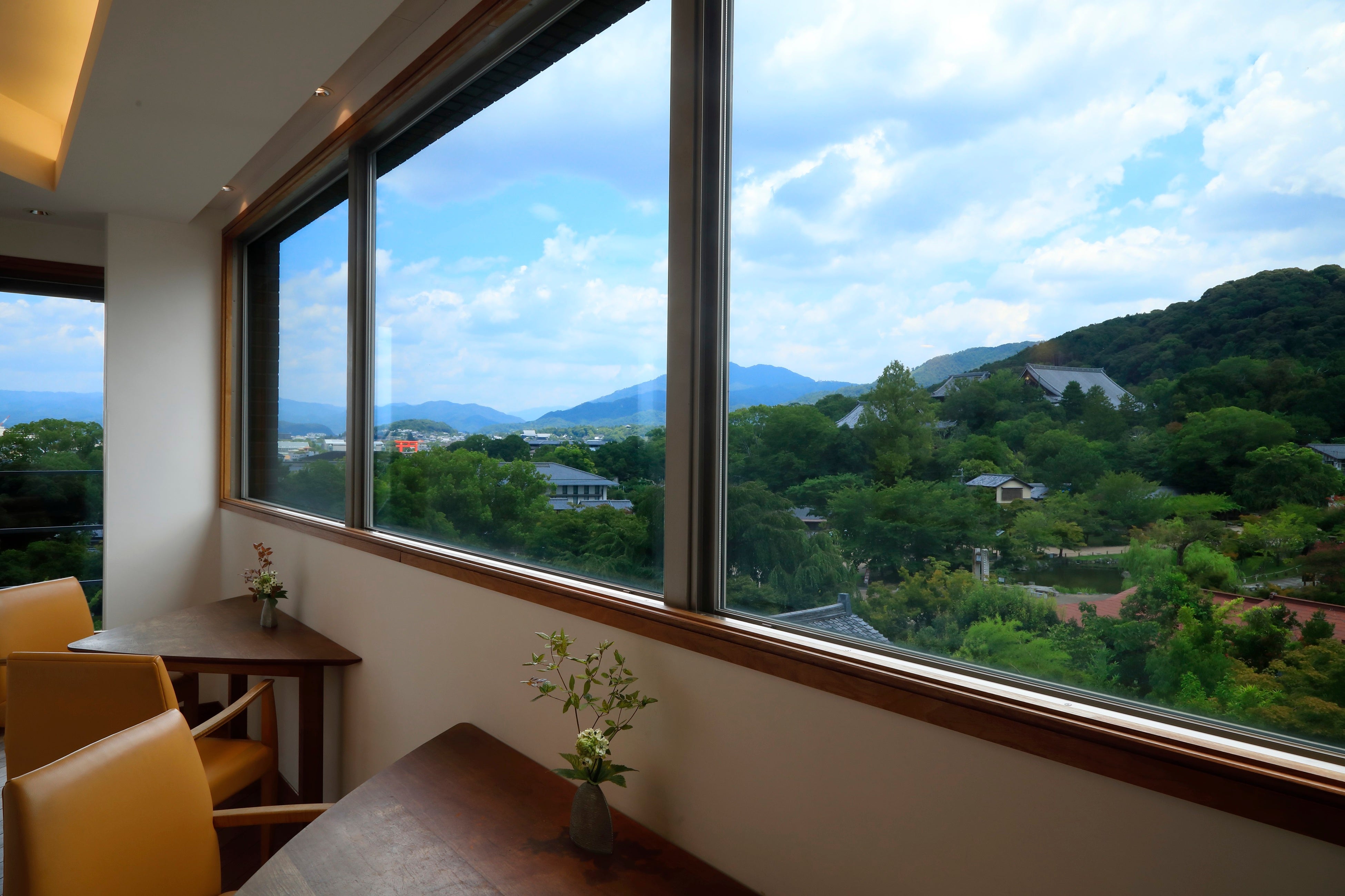 ホテルラウンジ(昼)