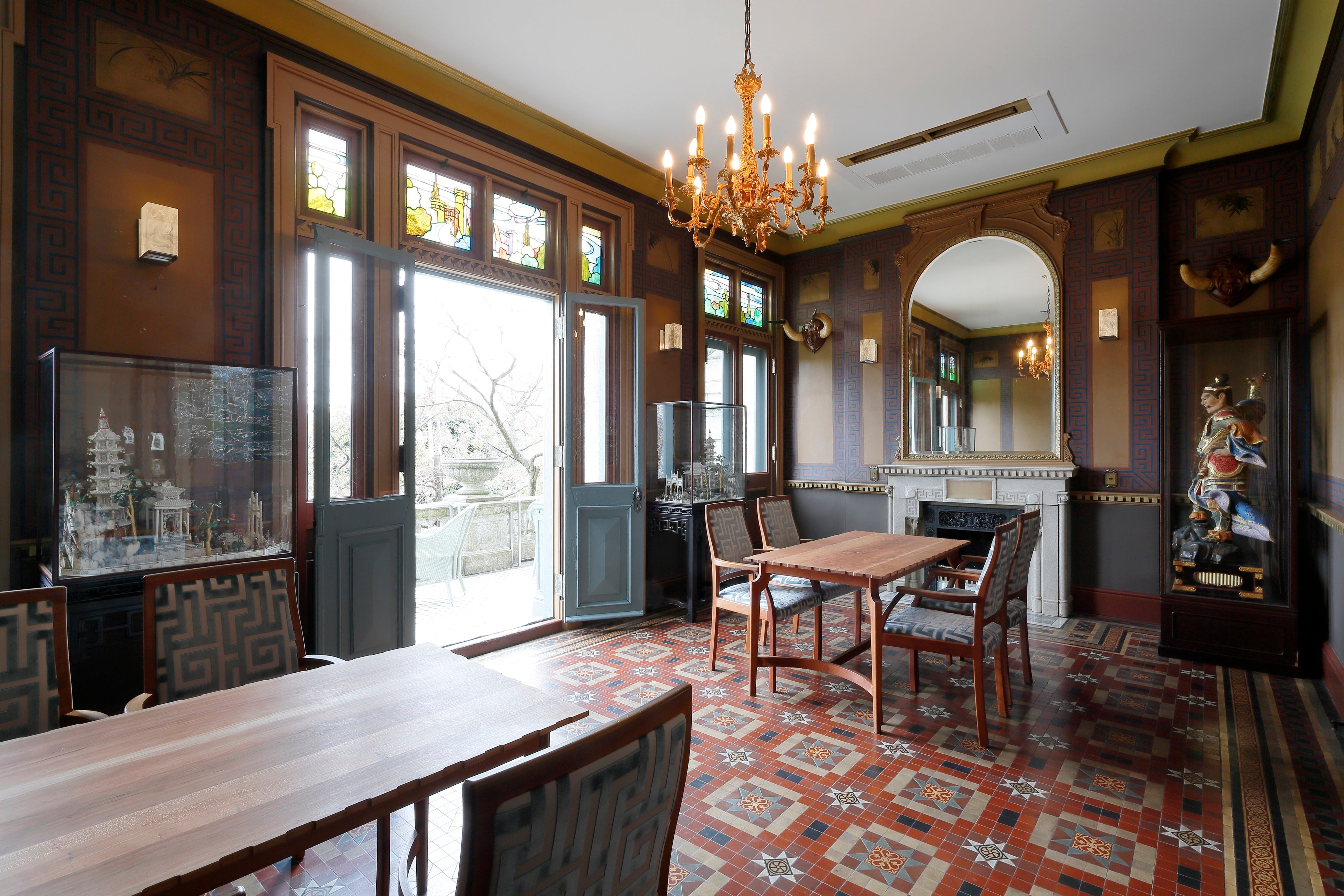 カフェ（喫煙の間）