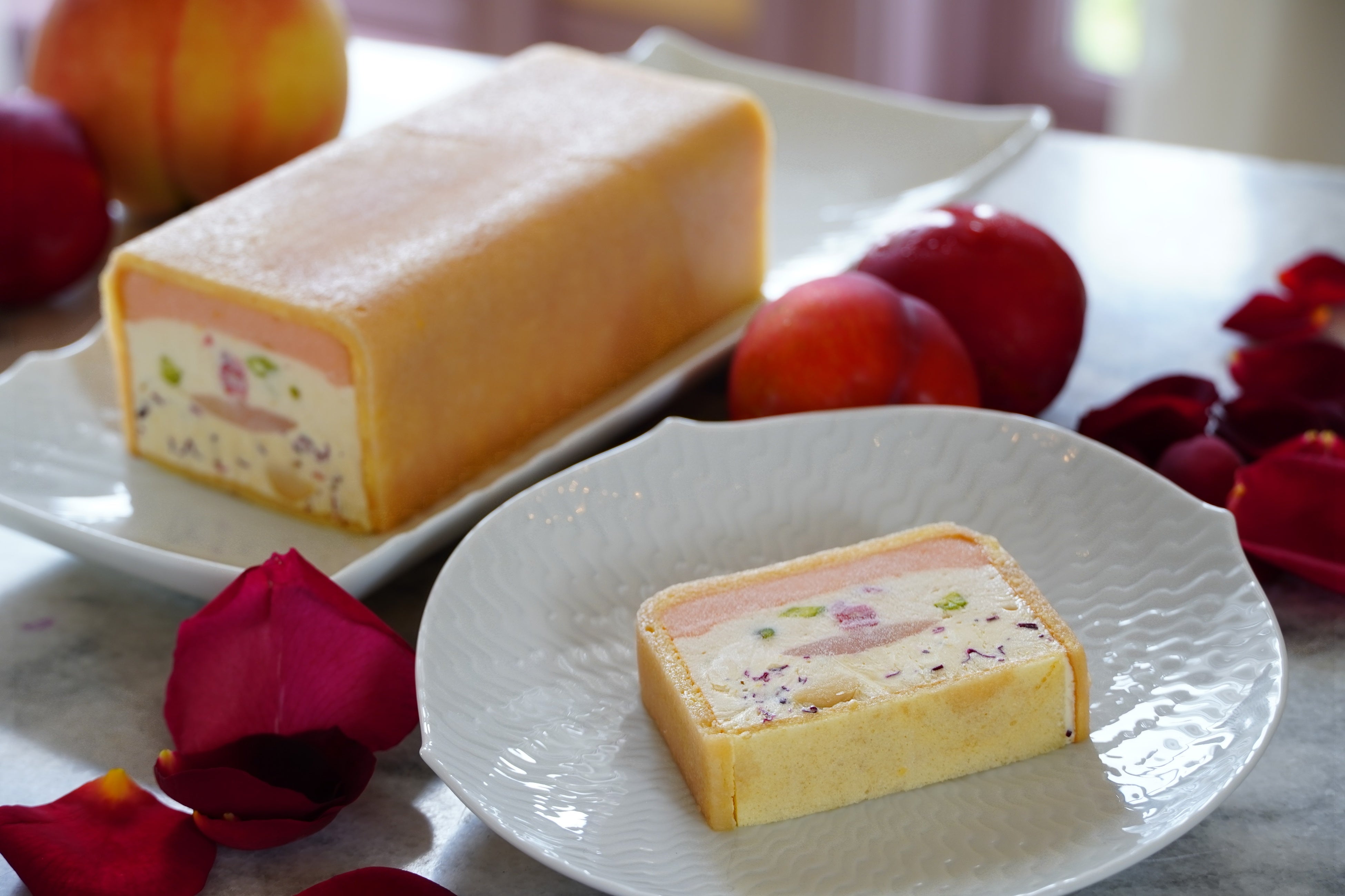 白桃とプラムのムースグラッセ