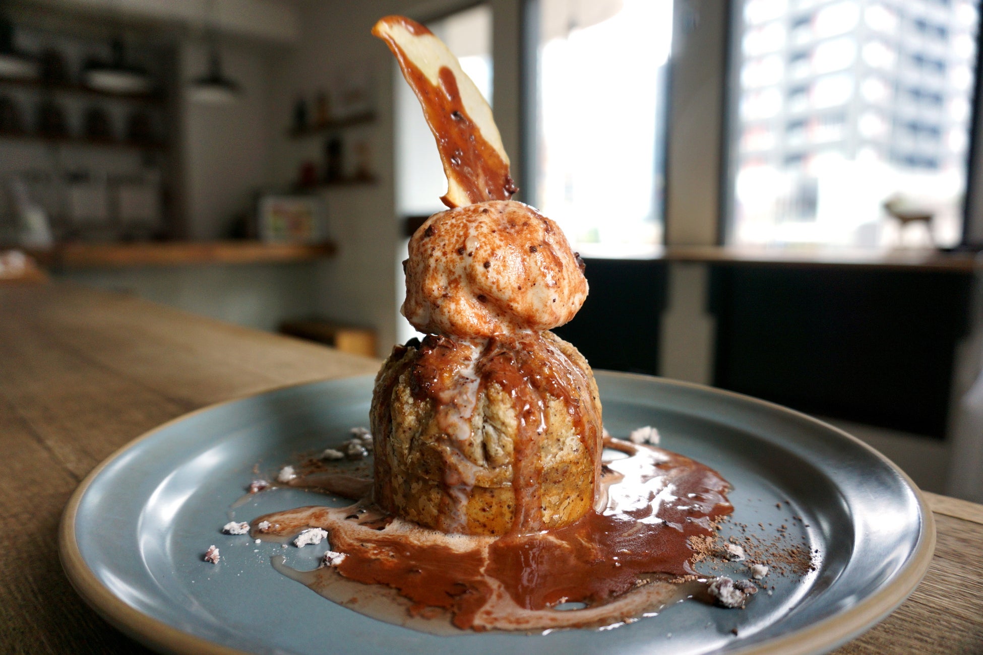 リピーター続出 冬だけのあったかスイーツが今年も登場 Minimalより ゴロゴロのリンゴ サクサクパイ生地 香り高いチョコレートを楽しむ チョコレート アップルパイ が富ヶ谷本店限定で1 8発売 株式会社baceのプレスリリース リピーター続出 冬だけのあったかスイーツが今年も登場 Minimalより ゴロゴロのリンゴ サクサクパイ生地 香り高いチョコレートを楽しむ チョコレート アップルパイ が富ヶ谷本店限定で1 8発売 株式会社baceのプレスリリース