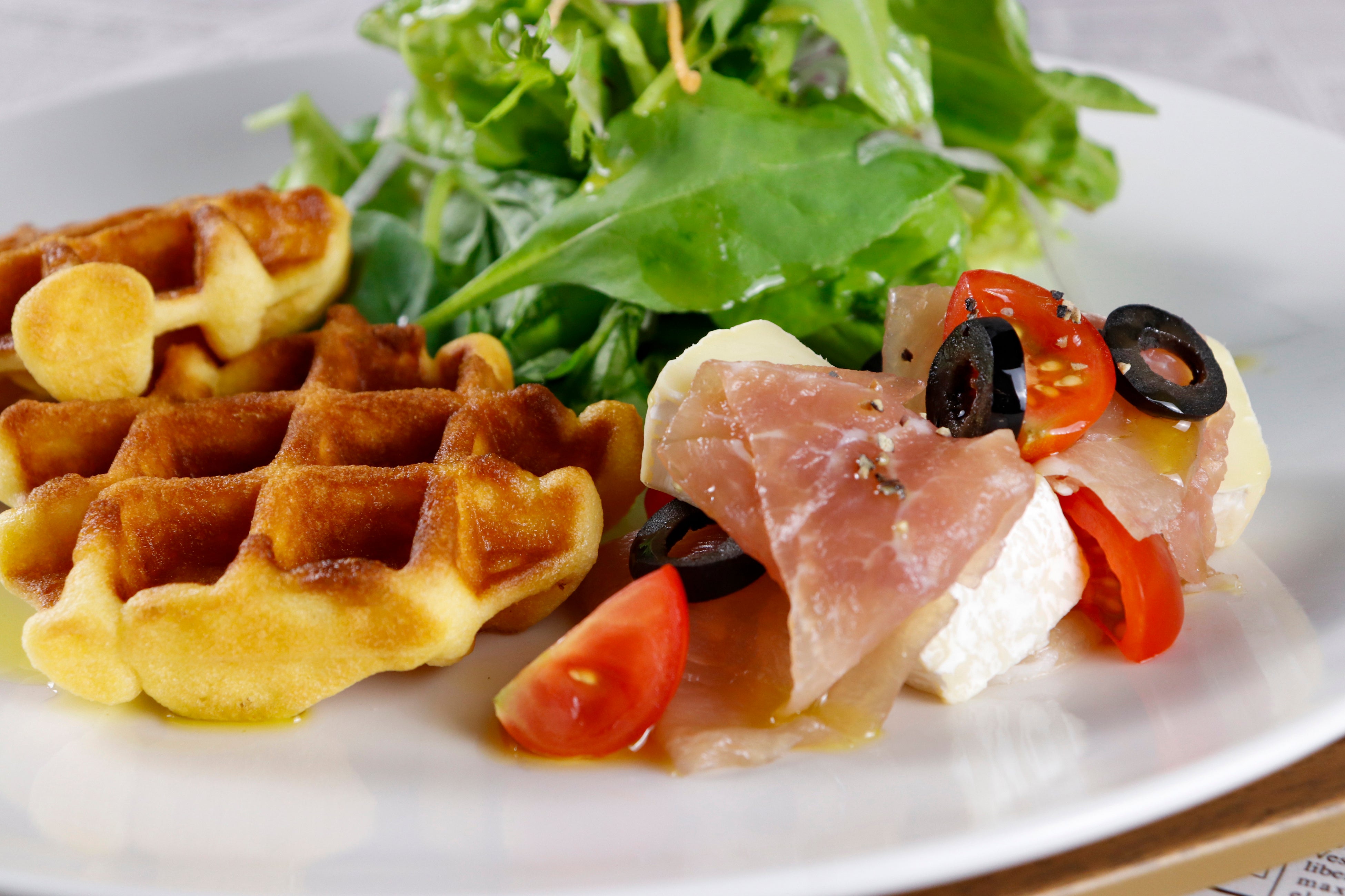 生ハムとカマンベールチーズ